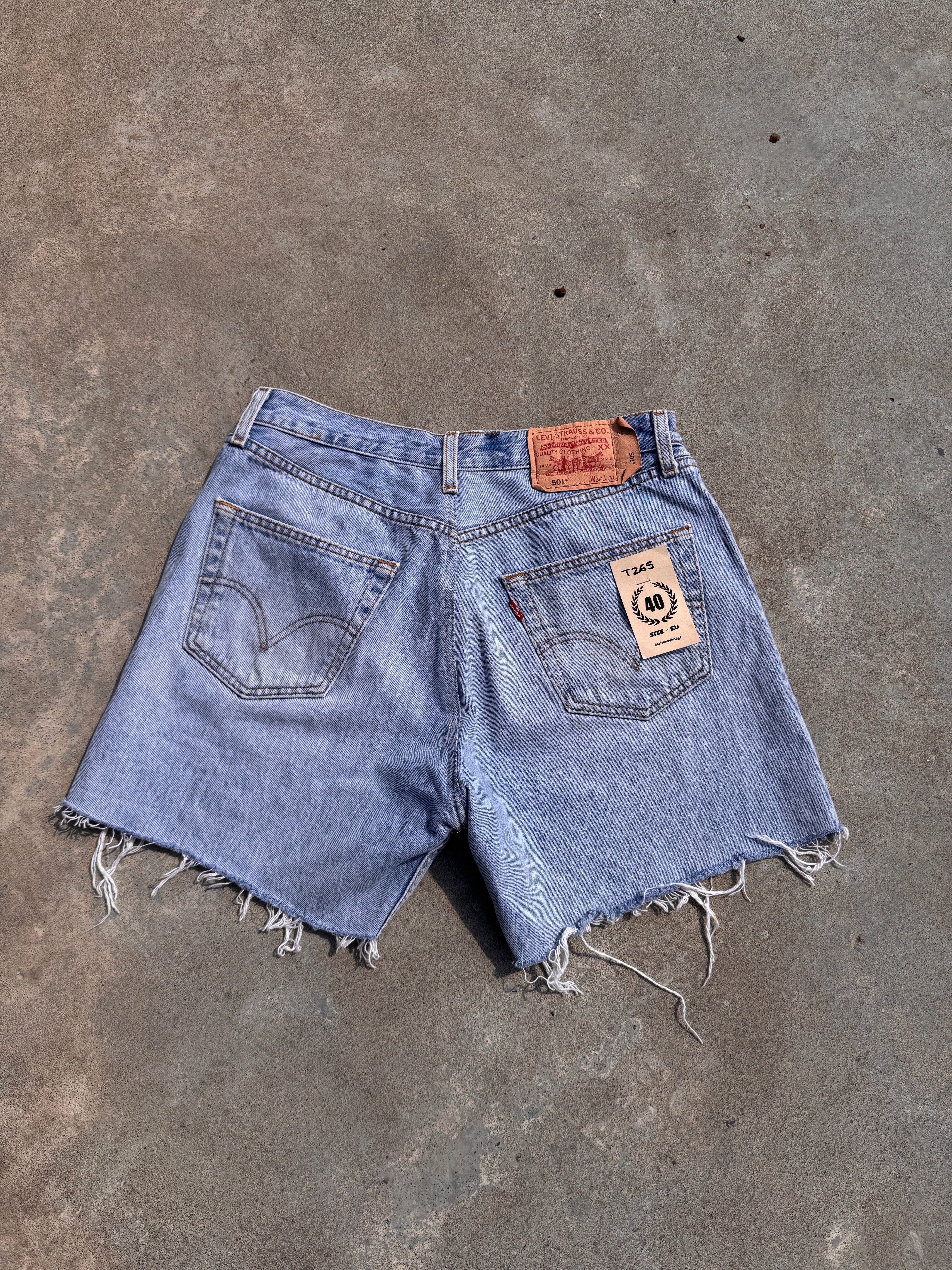 Levi's 501 Light Wash Denim Shorts for Men - Size EU40 W30 - Classic Fit, Comfortable & Stylish for Summer Outfits, Casual Wear & Beach Vacations