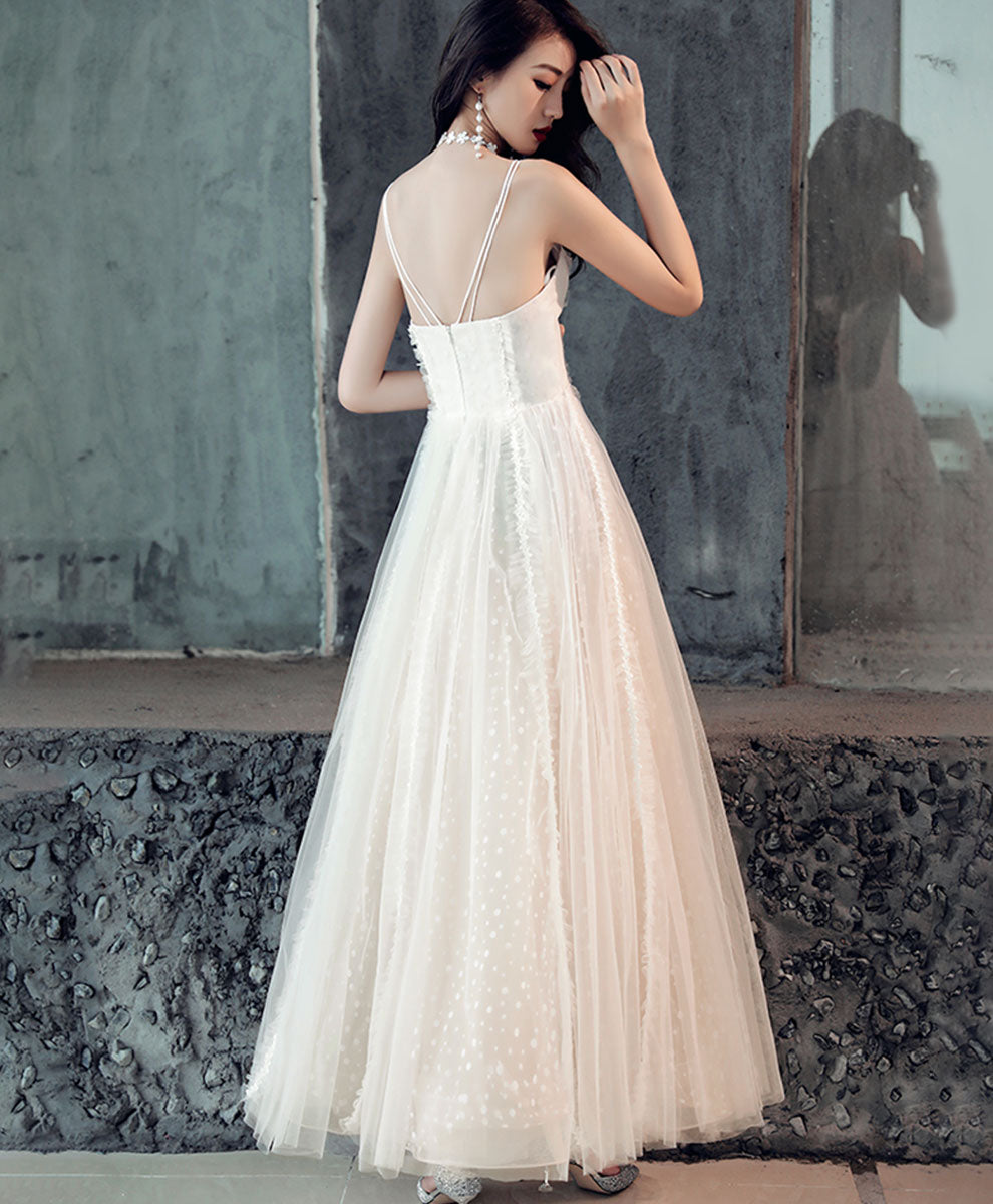 Elegant Light Champagne V-Neck Tulle Lace Prom Dress for Women - Perfect for Formal Dances, Weddings & Special Occasions