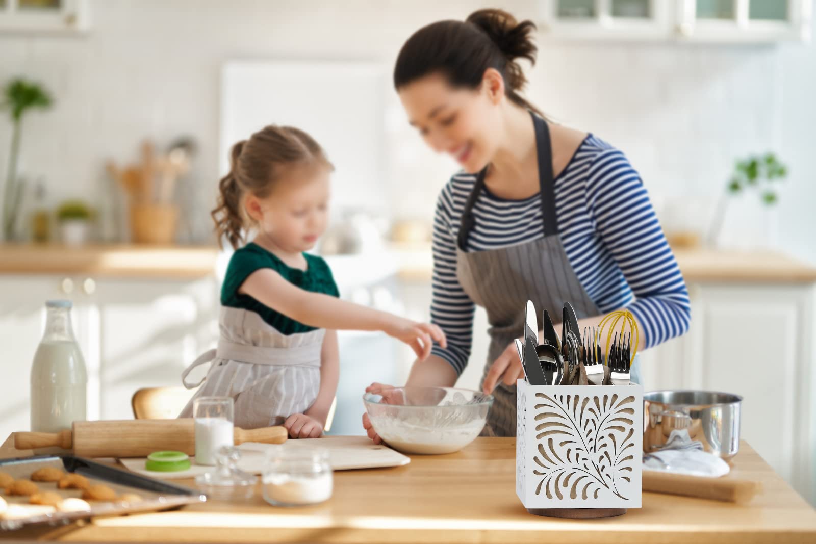 360° Rotating Wooden Kitchen Utensil Holder - Countertop Organizer for Spoons, Knives, Forks - 5.5