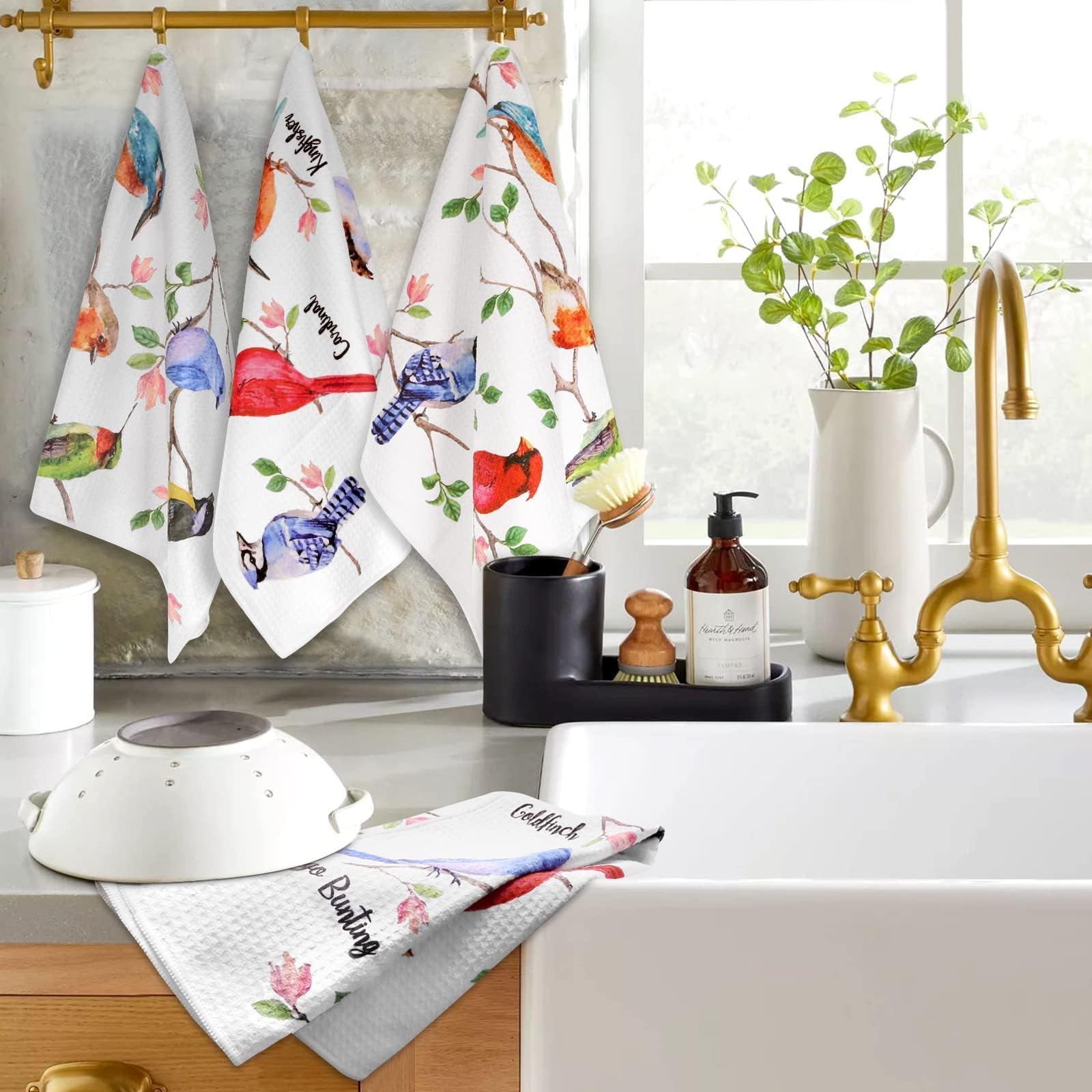 Vansolinne 4-Pack Bird-Themed Kitchen Towels Set - Cardinal, Hummingbird, Bluejay Printed Absorbent Dish Cloths for Cleaning, Drying, Cooking & Baking | Perfect Gifts for Bird Lovers & Home Decor | Ideal for Kitchen, Dining, Tea Parties & Housewarming Gifts
