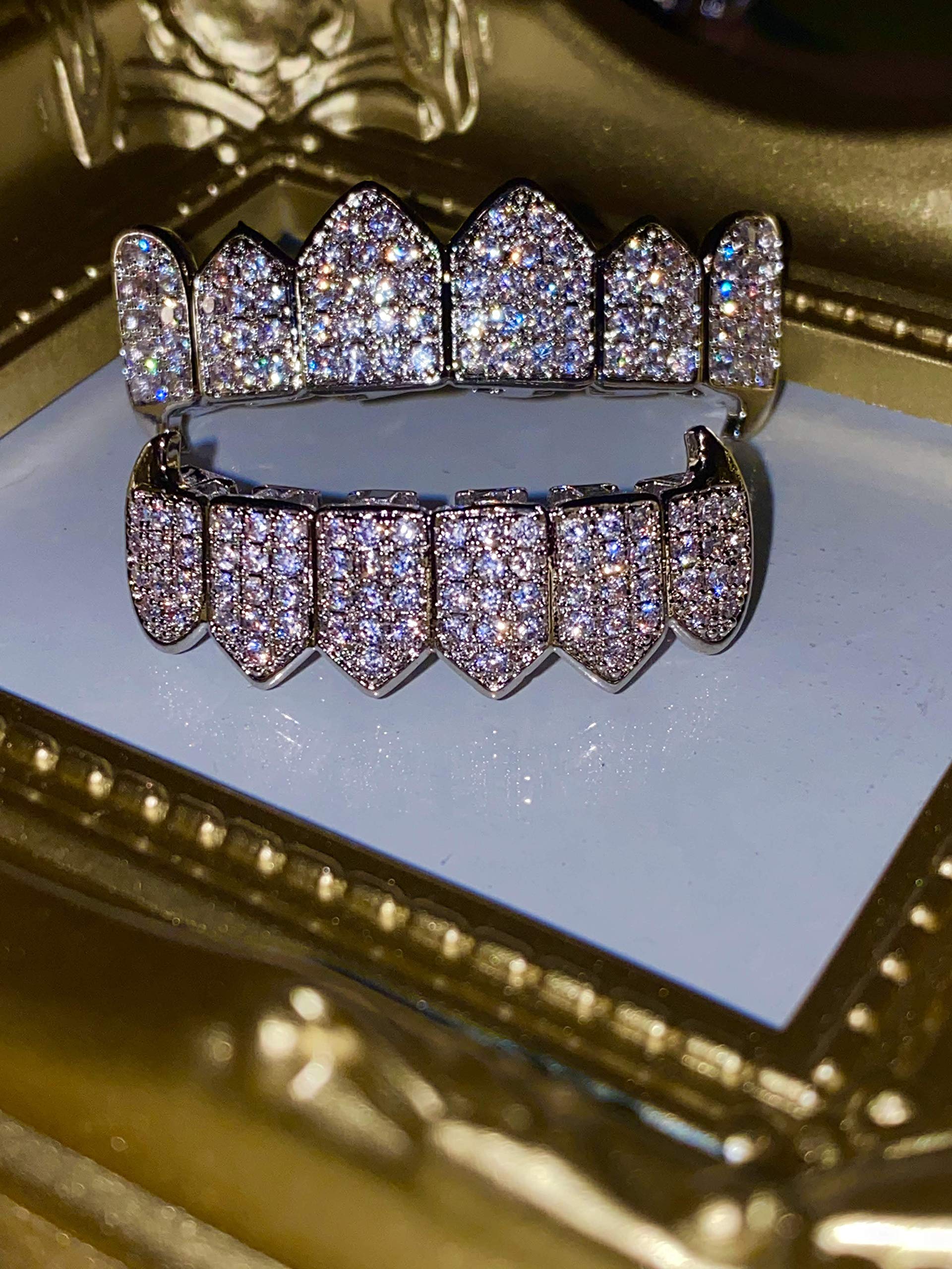 Joker White Gold Hip Hop Grillz Set - Top & Bottom Teeth Grillz for Men & Women - Iced Out Dental Jewelry for Rappers & Party Wear - Perfect for Concerts, Music Videos & Special Events