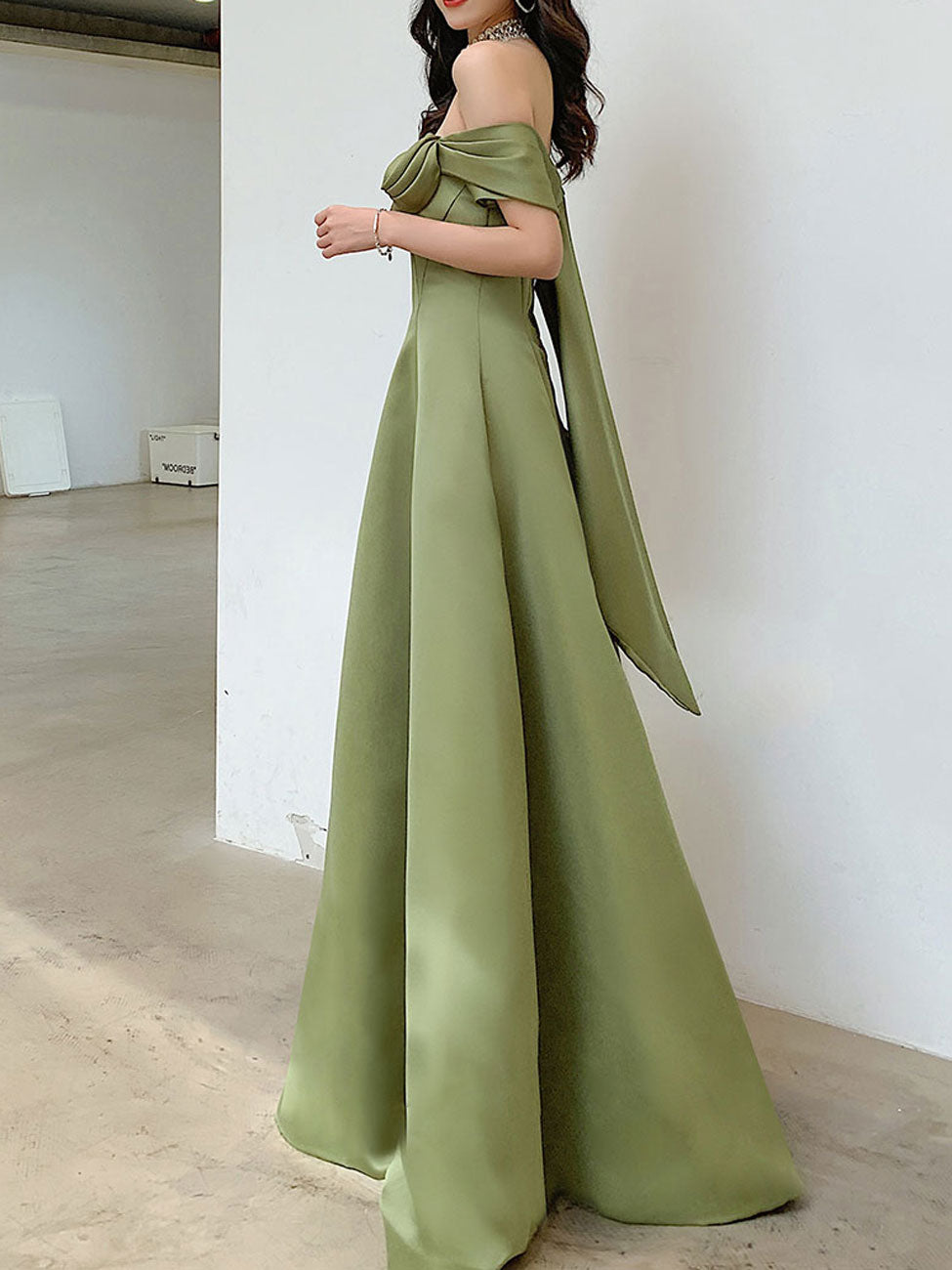 Elegant A-Line Satin Green Long Prom Dress | Off-Shoulder Formal Evening Gown for Women | Perfect for Homecoming, Prom Night & Special Occasions