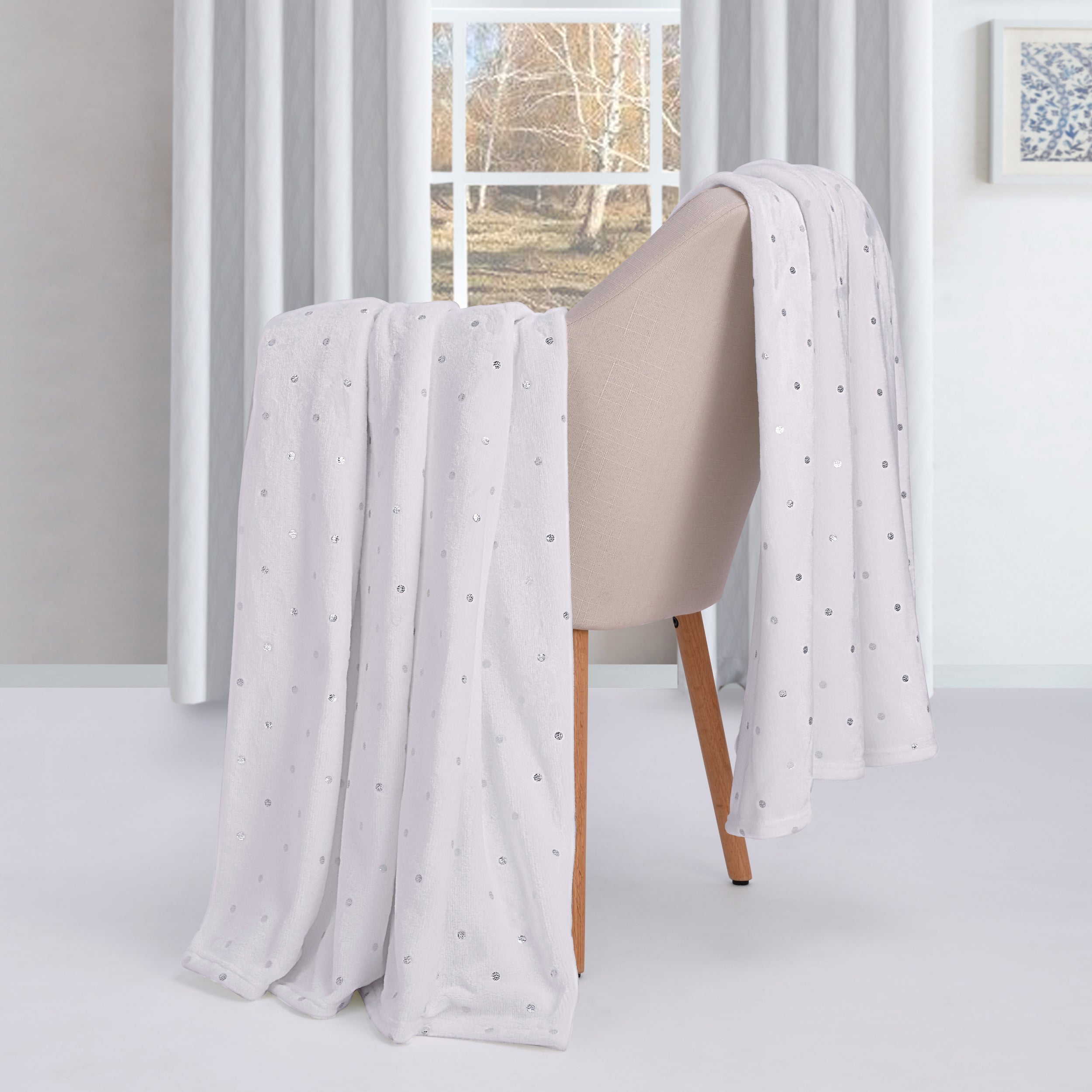CozySoft Fleece Plush Blanket - Medium Weight, Ultra Soft & Fluffy - Perfect for Sofa, Bed, Couch & Home Decor - Warm Throw Blanket for Winter, Gifts & Cozy Nights