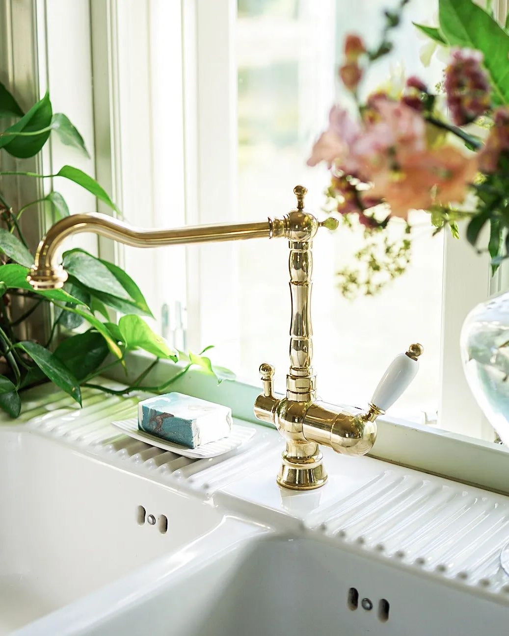 Nottingham Kitchen Faucet with Dishwasher Shut-Off Valve - Brass Finish for Modern Home & Restaurant Use