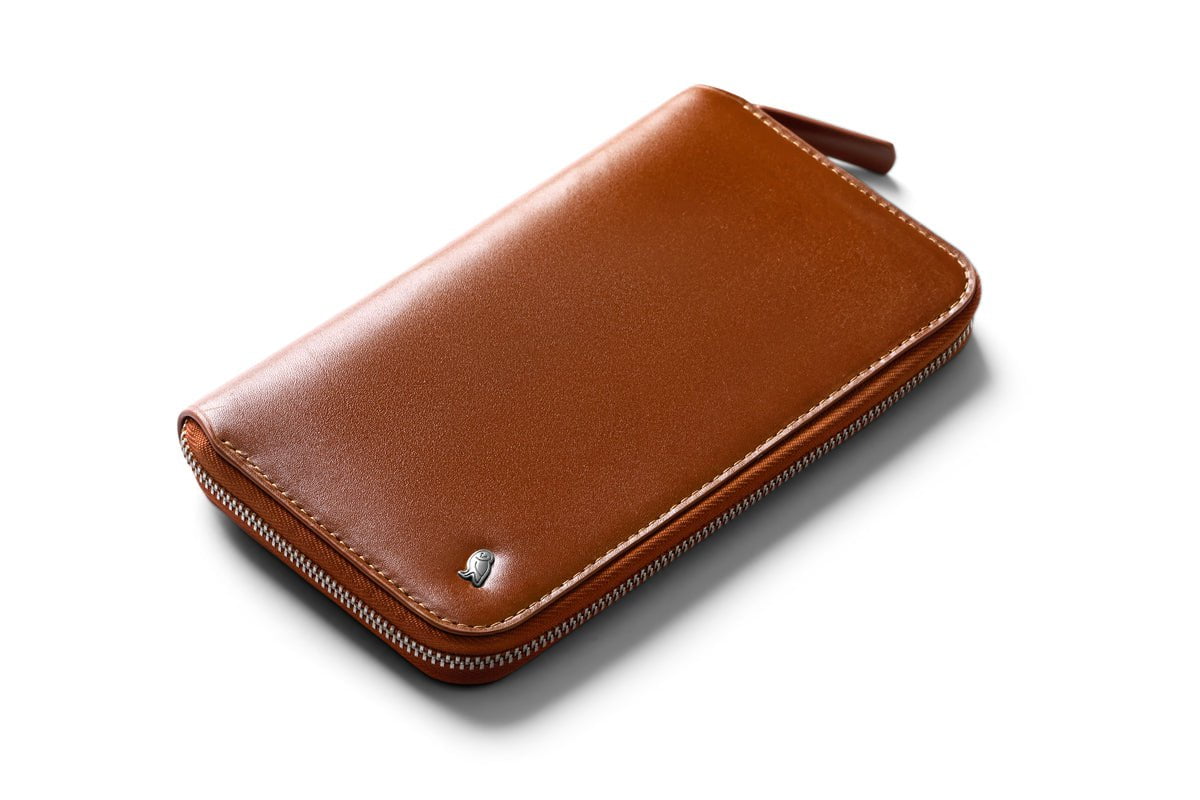 Bellroy Travel Folio Second Edition - Premium Leather Passport Holder & Travel Wallet for Men & Women - Perfect for Airports, Business Trips & International Travel