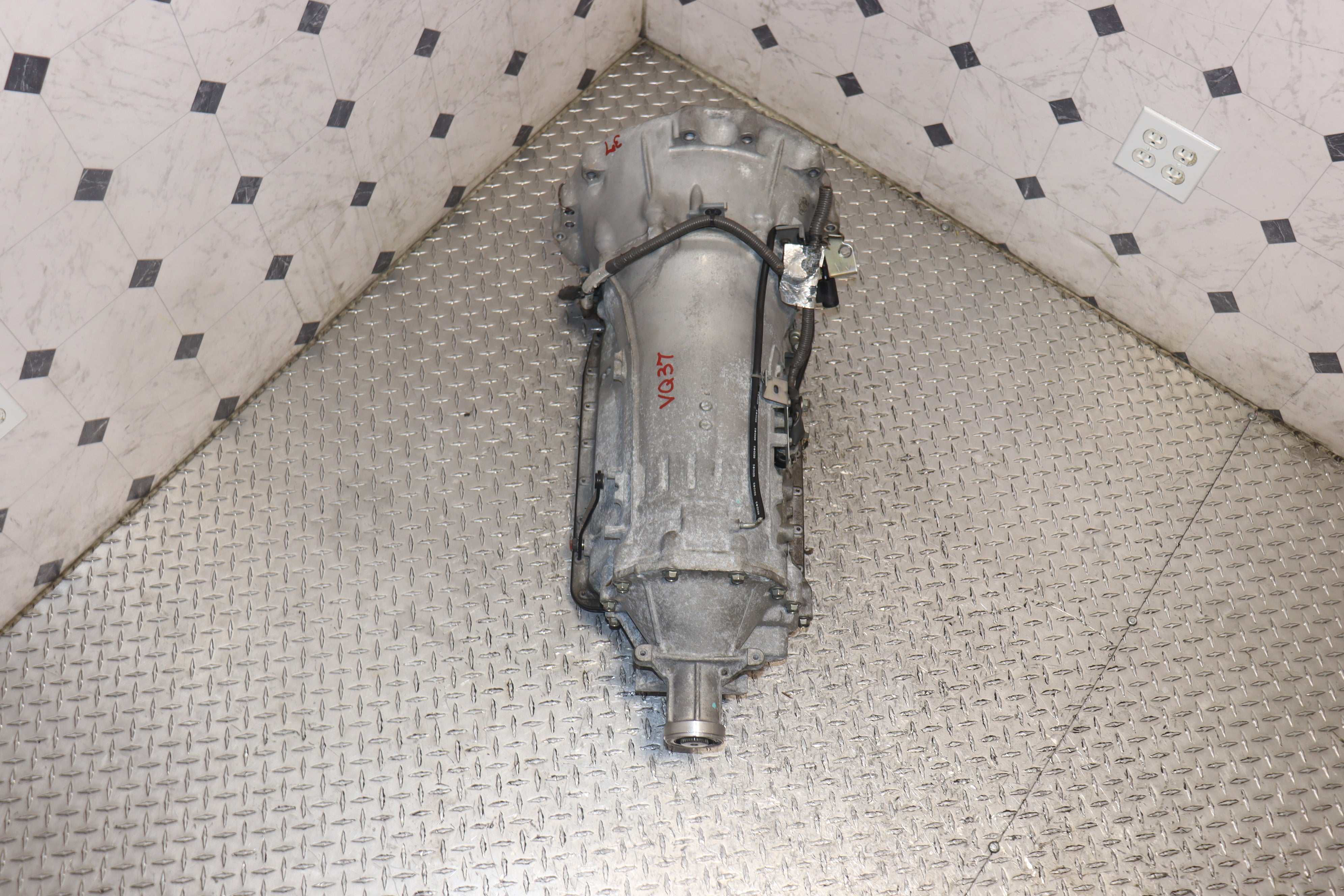 JDM VQ37 7-Speed Automatic Transmission for Infiniti Q70 (2014-2018), Q50/Q60 (2014-2015), G37 (2008-2013) & Nissan 370Z (2009-2019) - High Performance Replacement Part for Smooth Gear Shifting