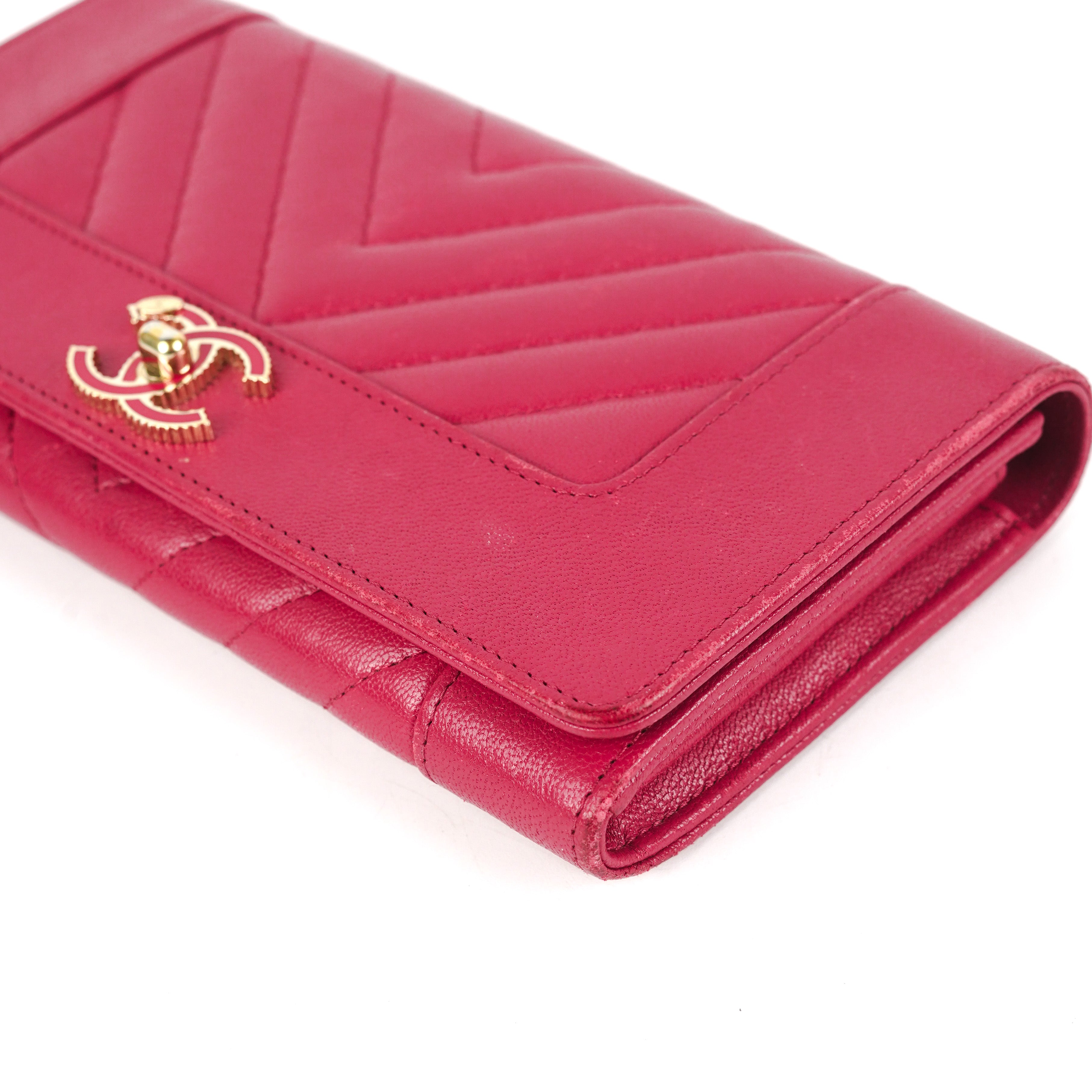 Chanel Chevron Quilted Lambskin Wallet in Pink - Luxury Designer Handbag for Women, Perfect for Everyday Use & Special Occasions