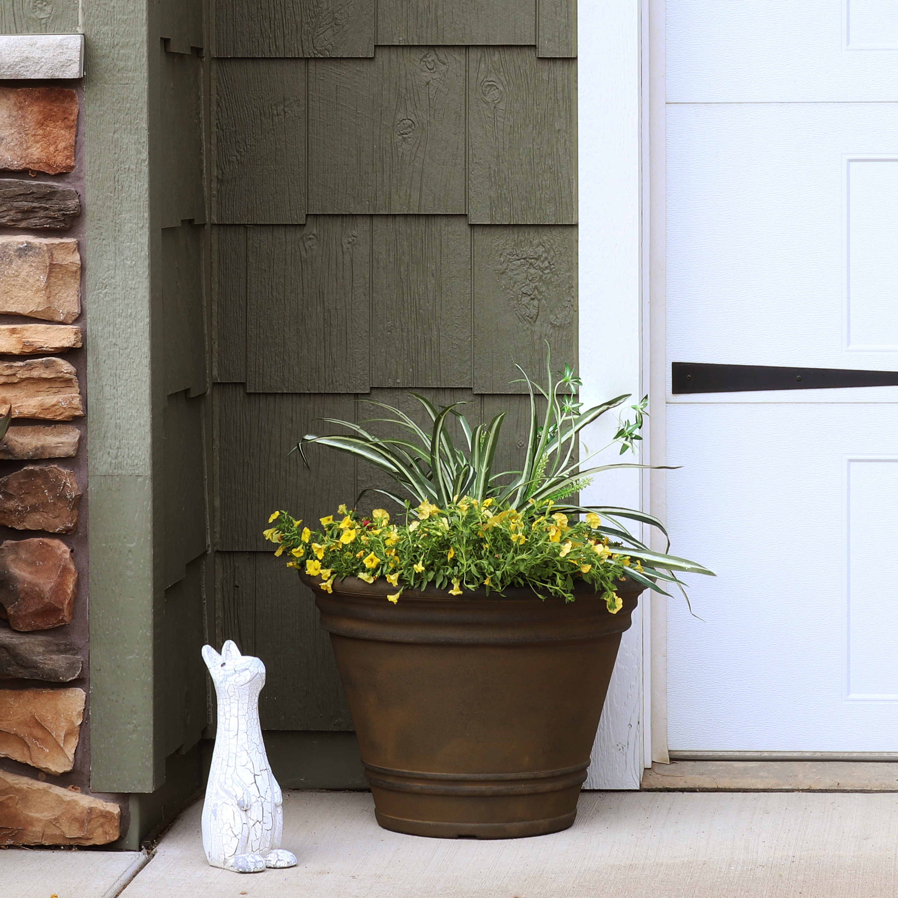 Sunnydaze Franklin Polyresin Outdoor Flowerpot Planter - Decorative Garden Pot for Plants, Flowers & Herbs - Perfect for Patio, Balcony & Backyard Decor