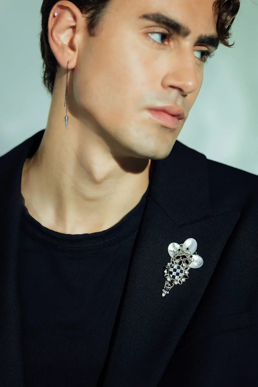 Salvador Lapel Pin - Elegant & Stylish Accessory for Suits, Blazers & Formal Wear - Perfect for Weddings, Business Meetings & Special Occasions