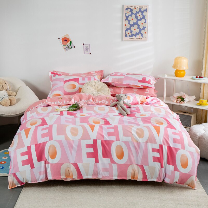 Love Bedding Set - Soft & Comfortable Queen Size Bed Sheets for Couples - Perfect for Romantic Nights & Cozy Bedroom Decor