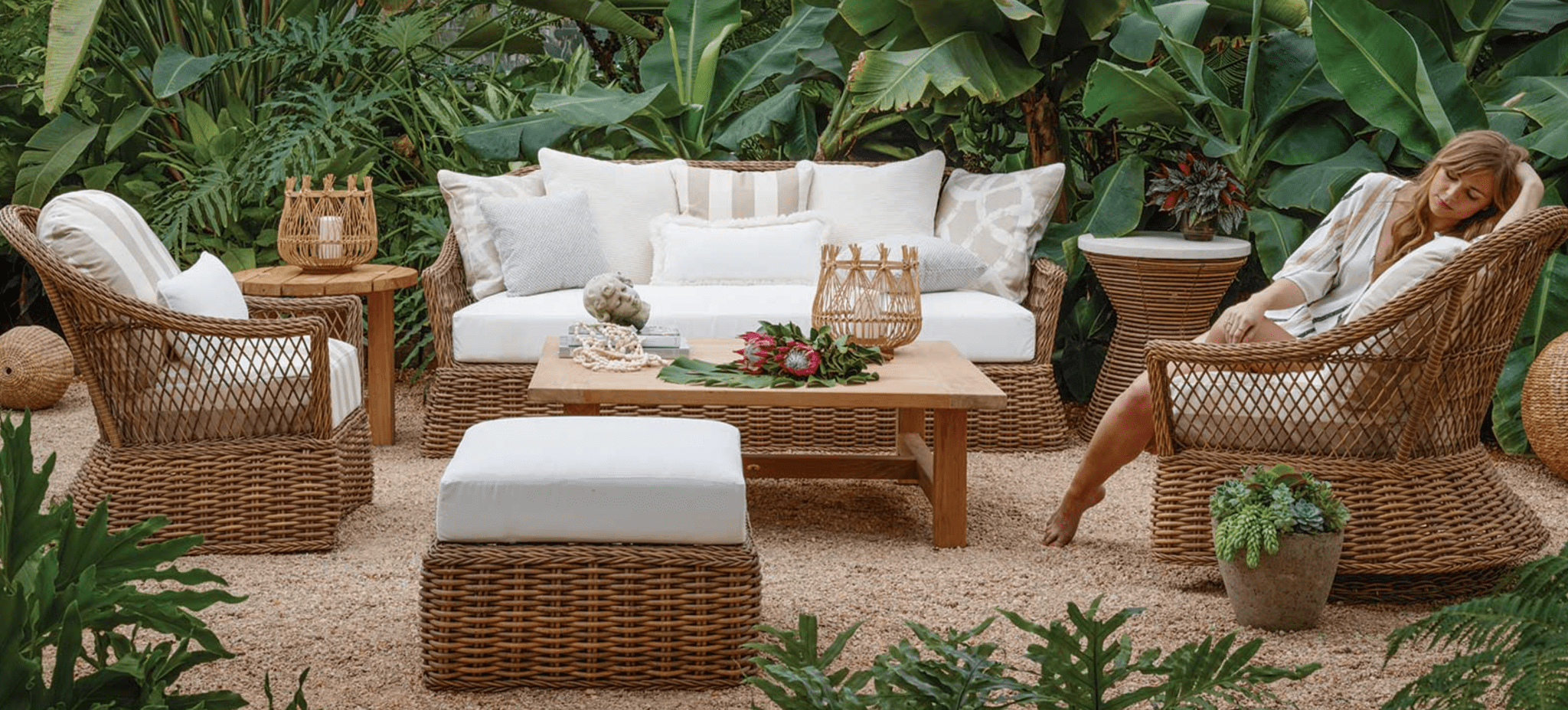Sarasota Outdoor Wicker Ottoman with Raffia Weave - Waterproof Patio Footstool for Poolside, Garden & Porch Relaxation