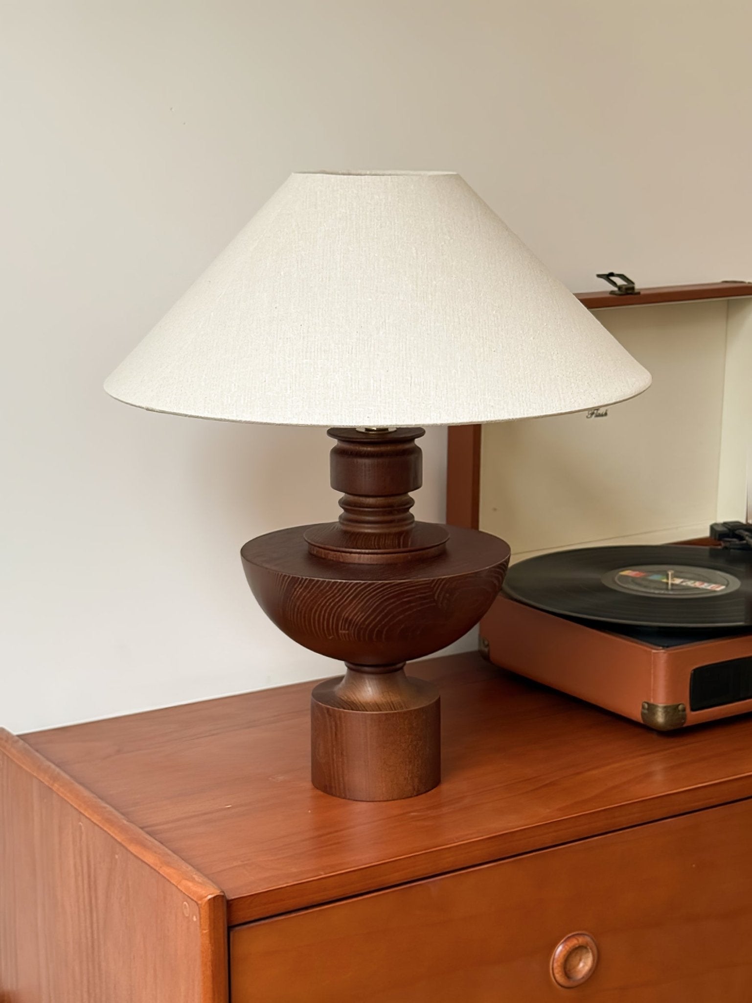 Helios Vase Table Lamp - Modern Decorative Lighting for Living Room, Bedroom & Office - Elegant Home Decor Accent Piece
