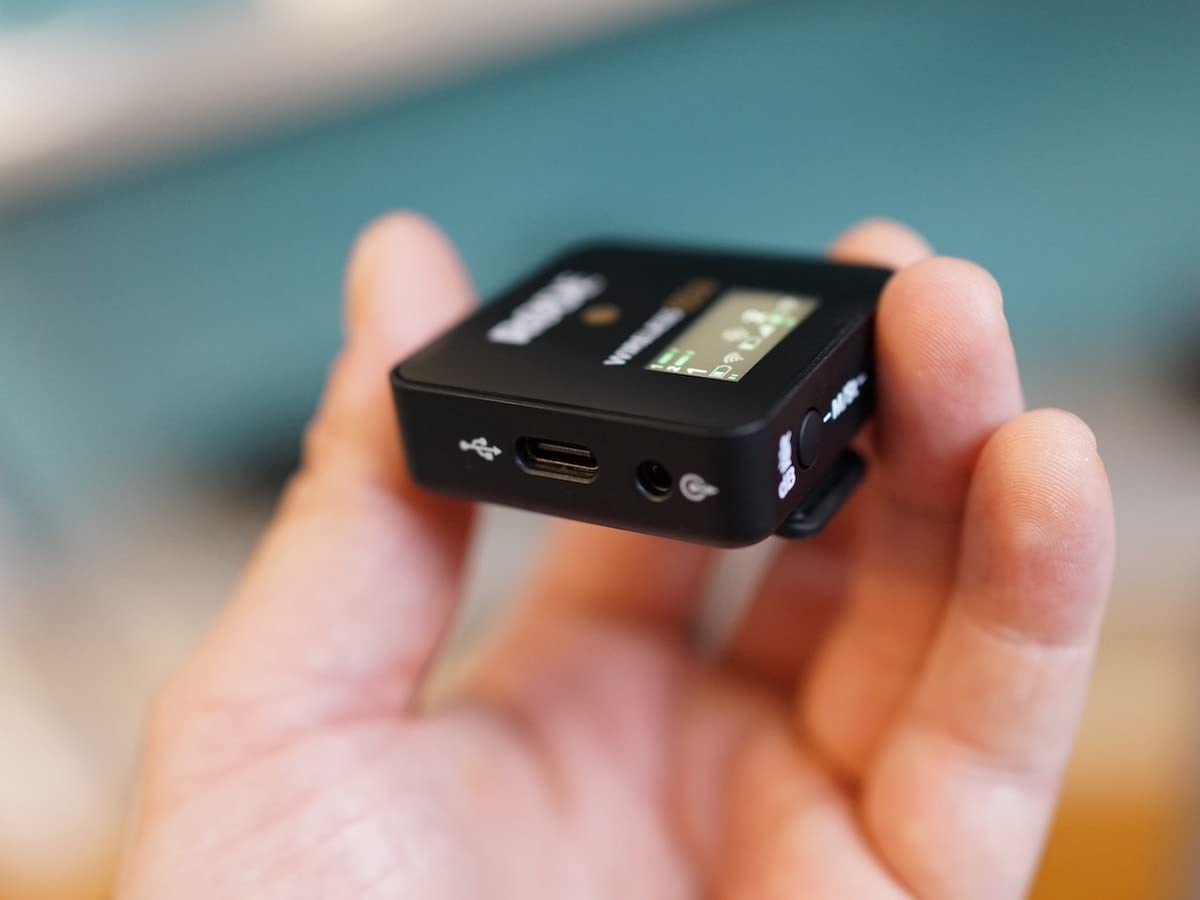 Rode Wireless GO 2 Dual Compact Digital Wireless Microphone System with Rode SC15 USB-C to Lightning Cable - Perfect for Vlogging, Podcasting, Interviews & Content Creation