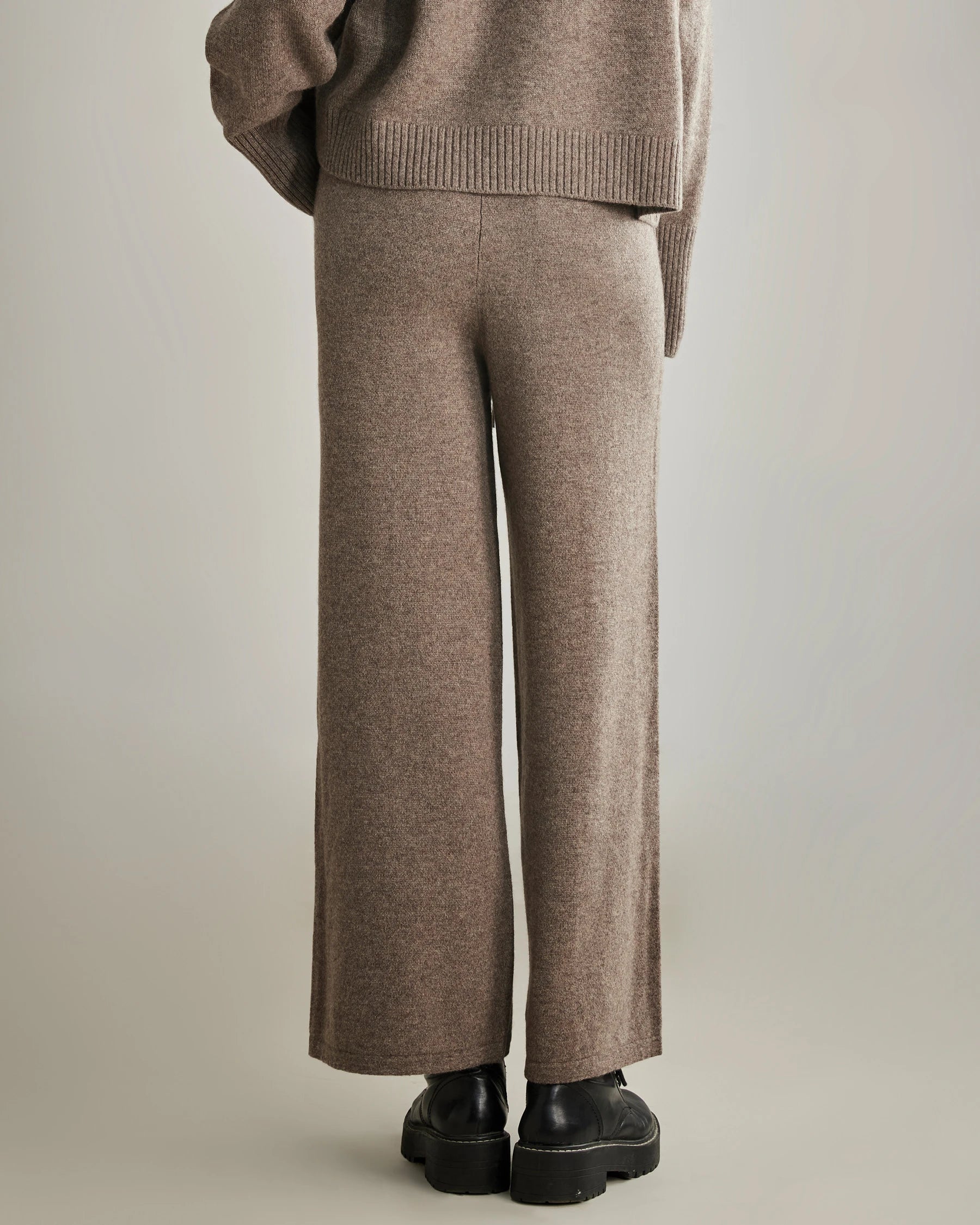 Luxury Women's Wide Leg Cashmere Pants - Soft & Warm Winter Trousers for Lounge, Office & Travel | Premium Comfort & Style