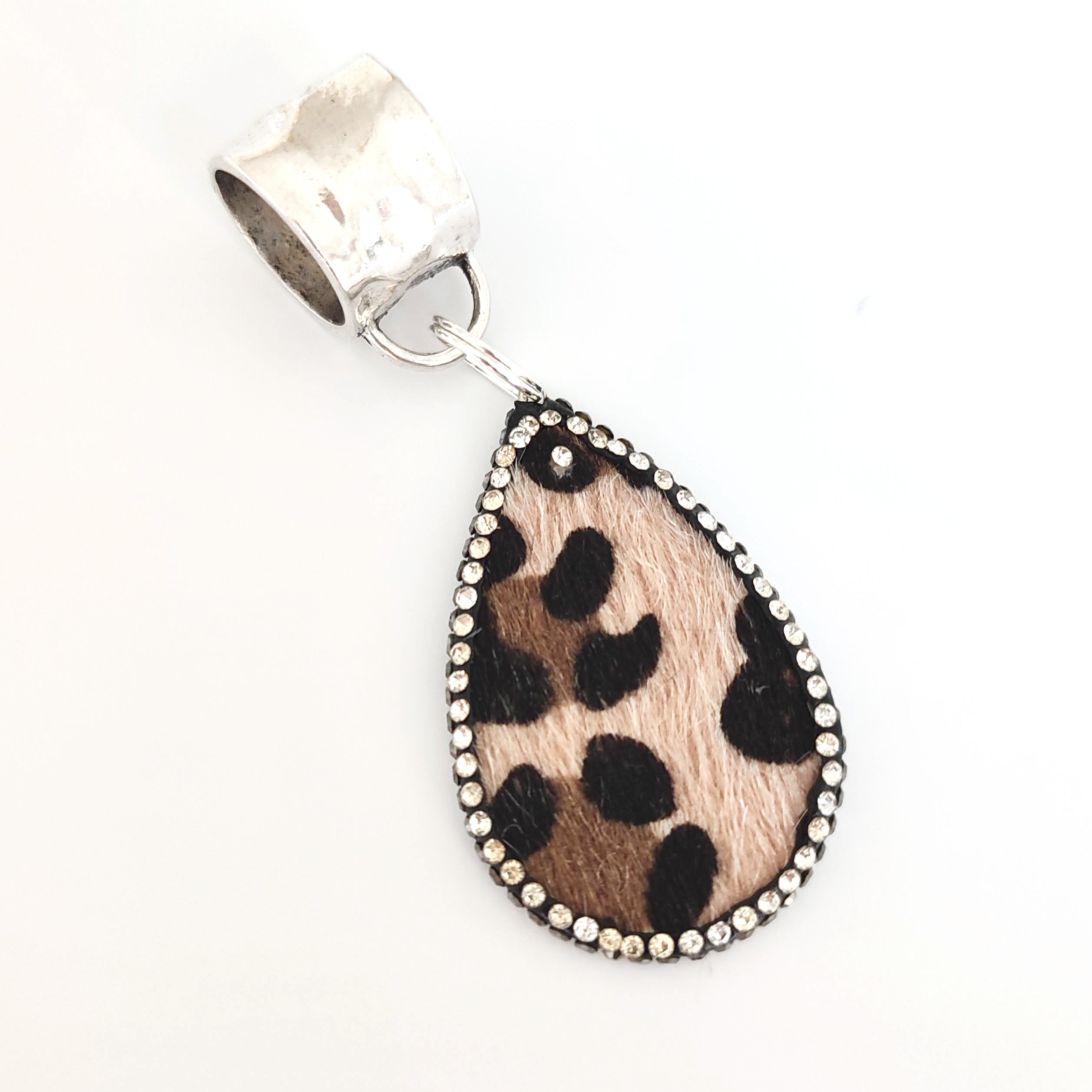 Elegant Animal Print Diamante Oval Pendant Necklace - Perfect for Women's Fashion, Party & Evening Wear