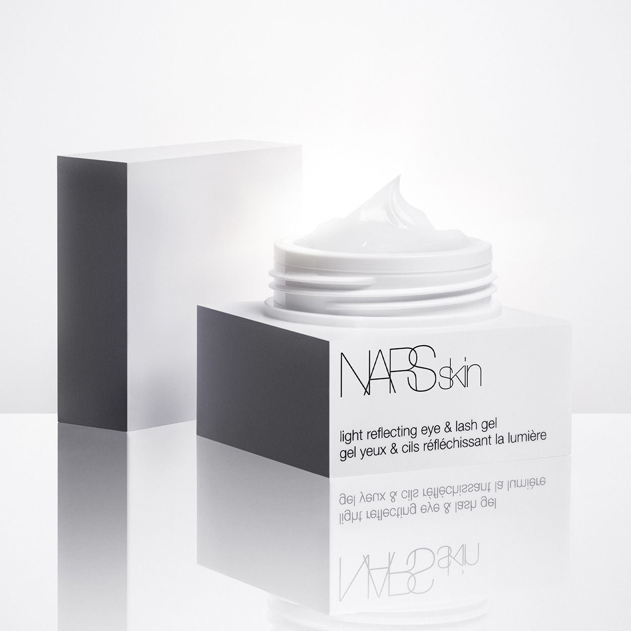 Long-Lasting Light Reflecting Eye & Lash Gel for Brightening & Lifting - Perfect for Day & Night Makeup Looks