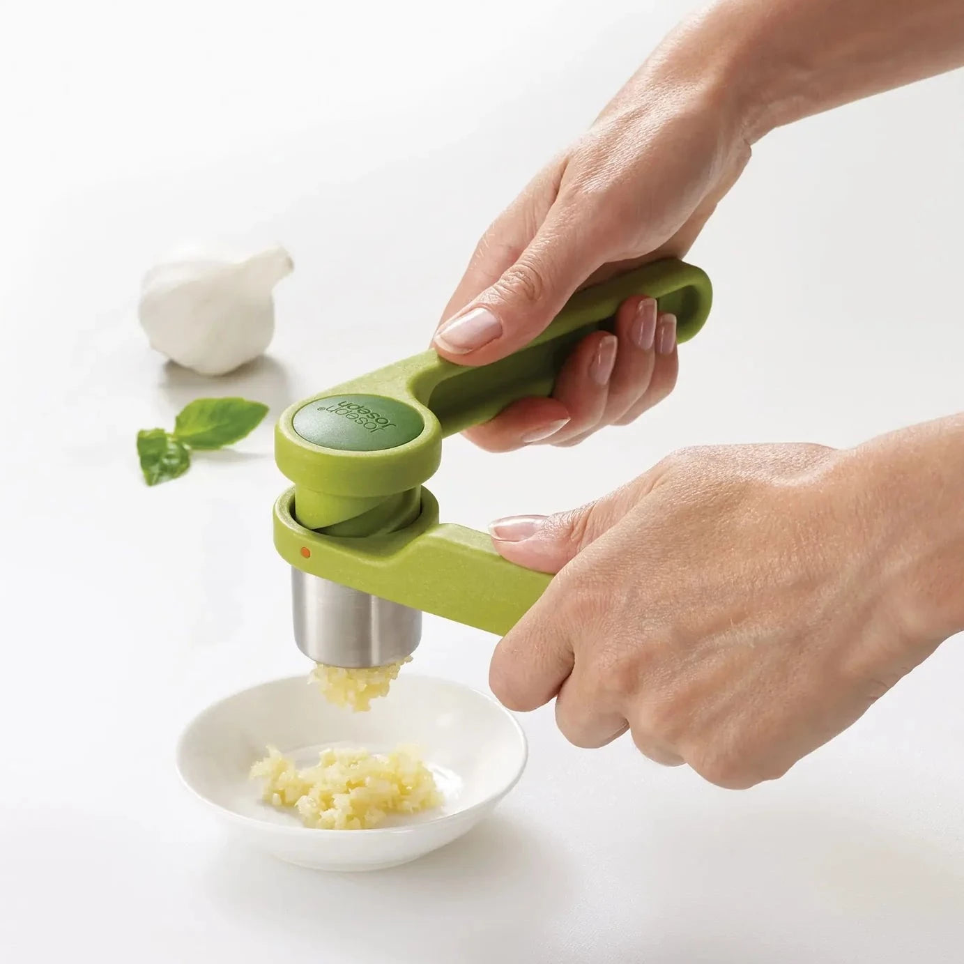 Premium Stainless Steel Garlic Press - Heavy Duty Easy Squeeze Mincer & Crusher with Ergonomic Handle for Kitchen, Cooking, and Meal Prep