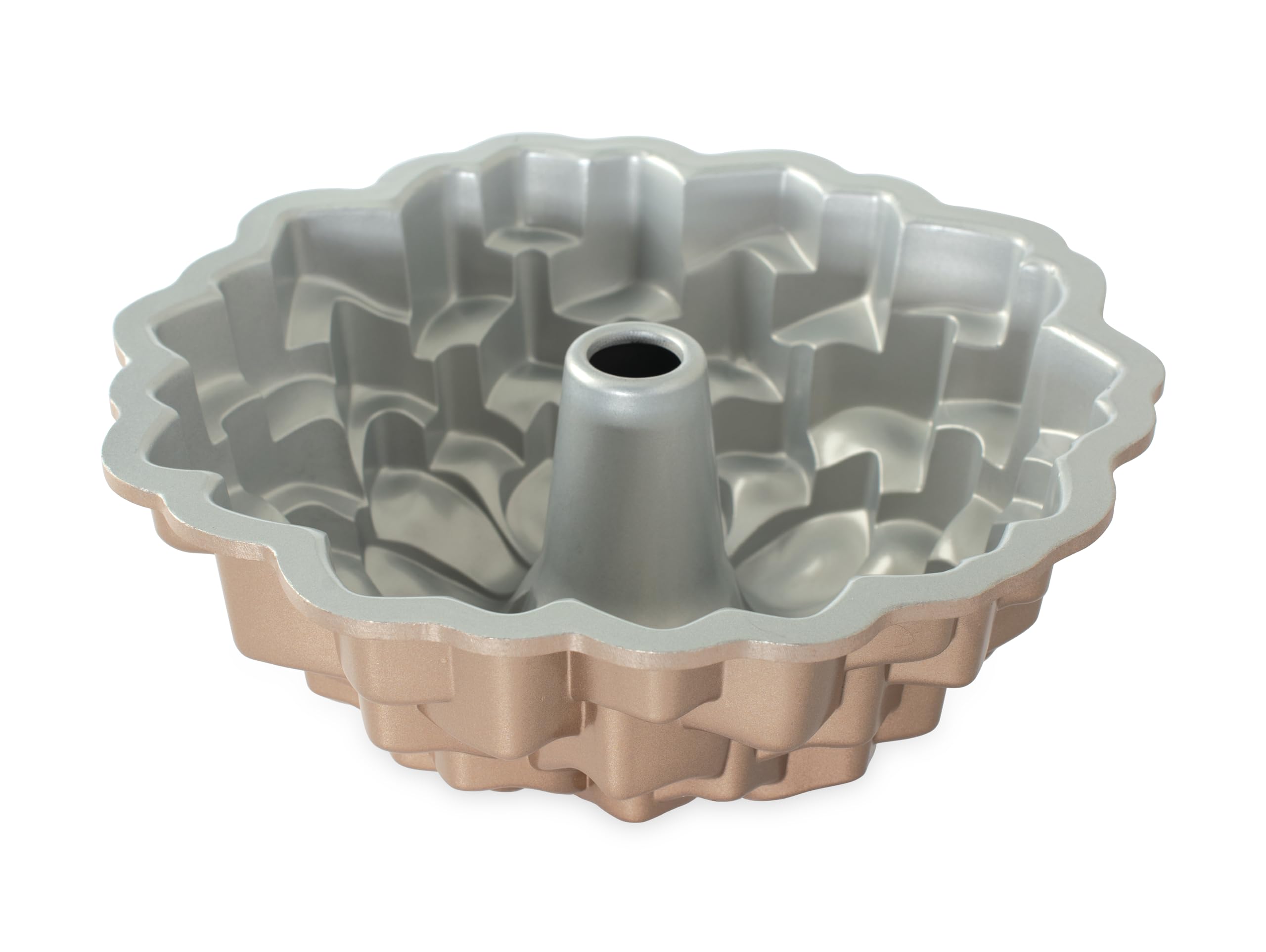 Nordic Ware Blossom Bundt Pan - Premium Non-Stick Baking Pan for Cakes, Bread & Desserts - Perfect for Birthday Parties, Tea Time & Holiday Baking