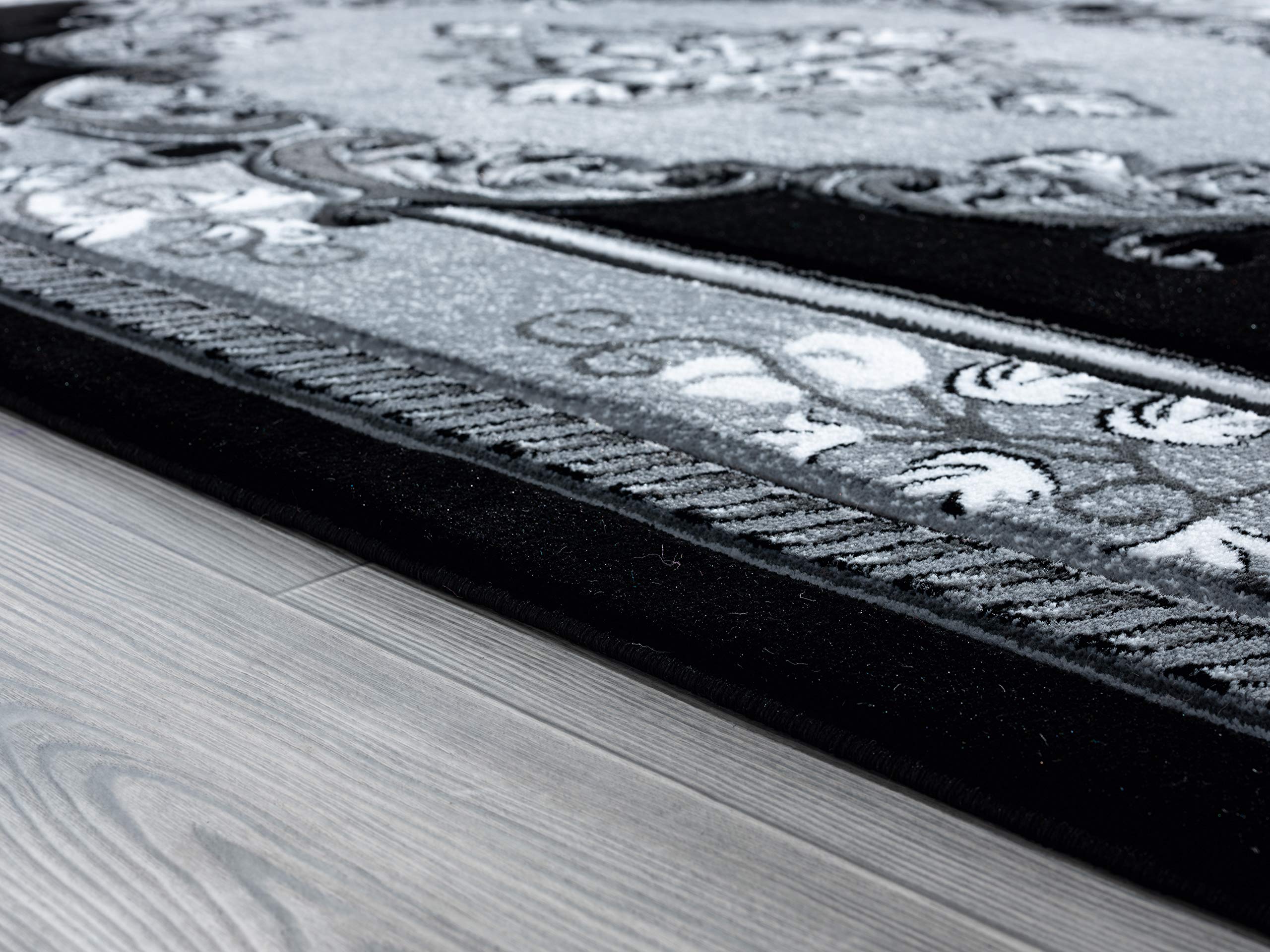 United Weavers of America Bristol Fallon Silver Round Rug 7'10