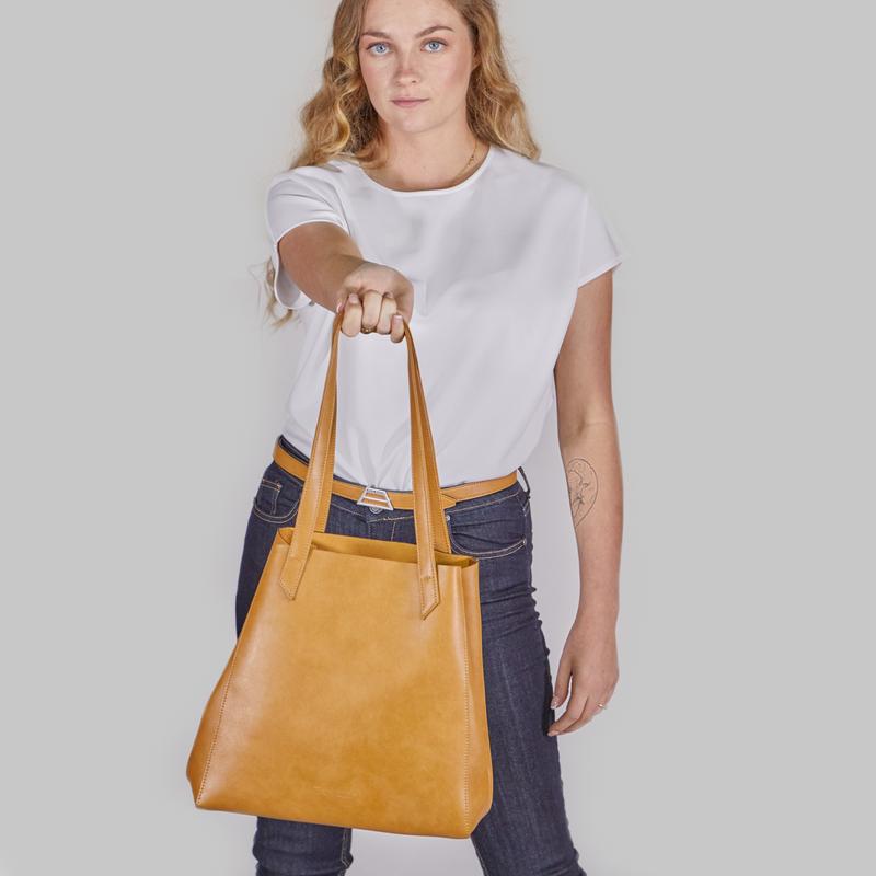 Canussa Totissimo Leather Tote Bag in Camel - Stylish & Spacious Handbag for Work, Travel & Everyday Use
