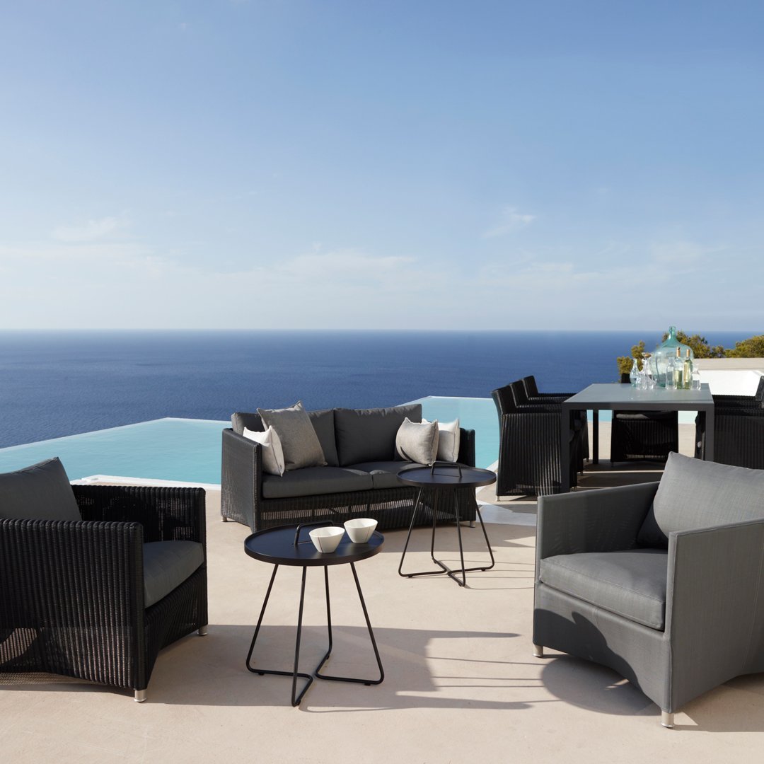 Premium Diamond Outdoor Lounge Chair - Waterproof & UV Resistant for Patio, Poolside, and Beach Relaxation