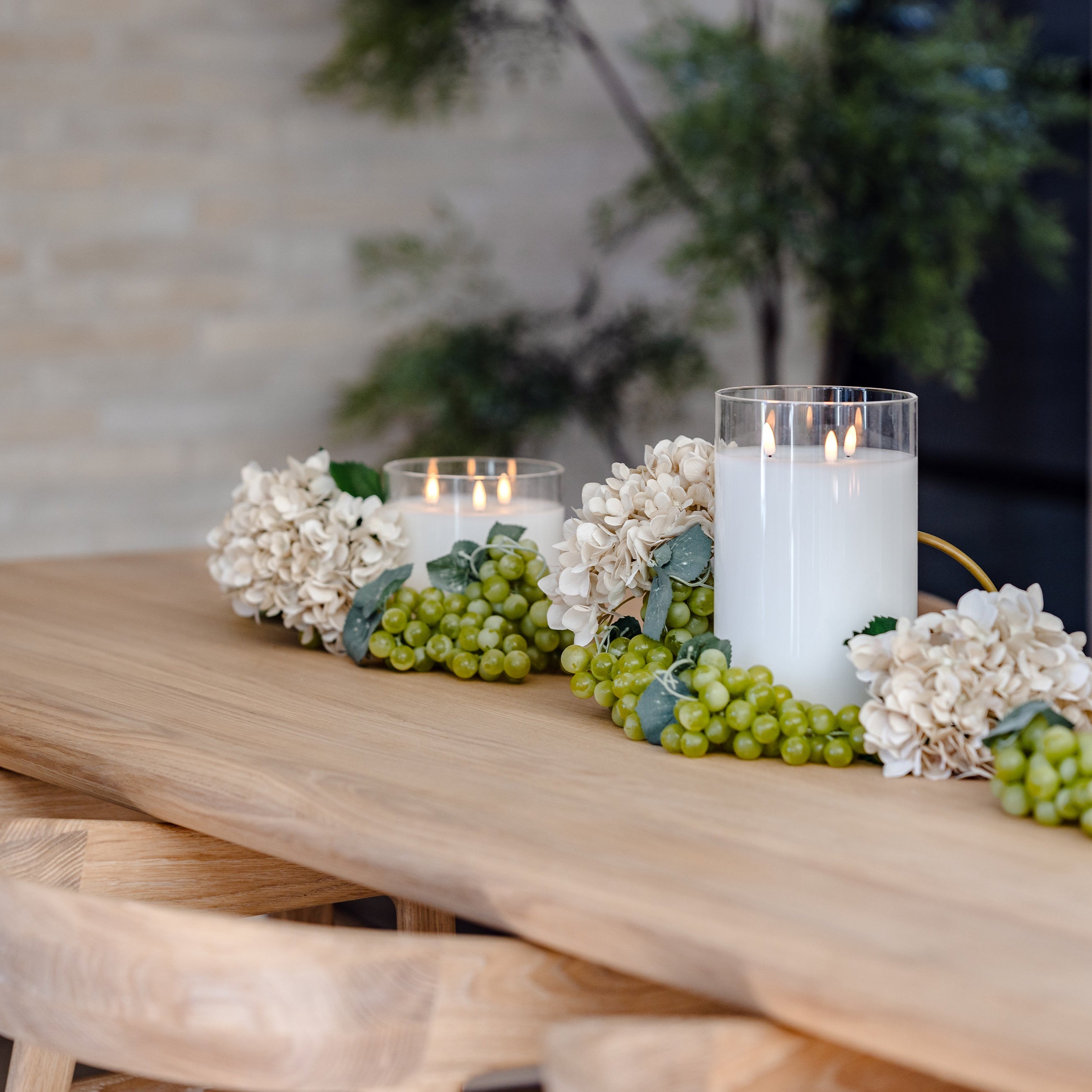 Realistic Artificial Green Grapes with Leaves - 19cm Long Faux Vine Fruit for Home Decor, Wedding Centerpieces, and Table Displays