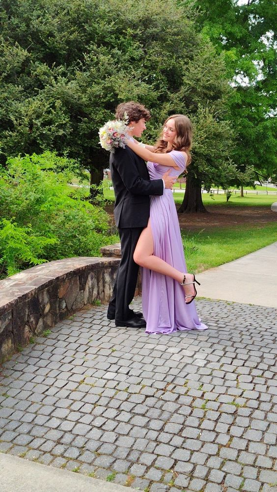 Elegant Off-The-Shoulder Purple Long Prom Dress with High Slit - A-Line Formal Evening Gown for Homecoming, Wedding Guest & Special Occasions