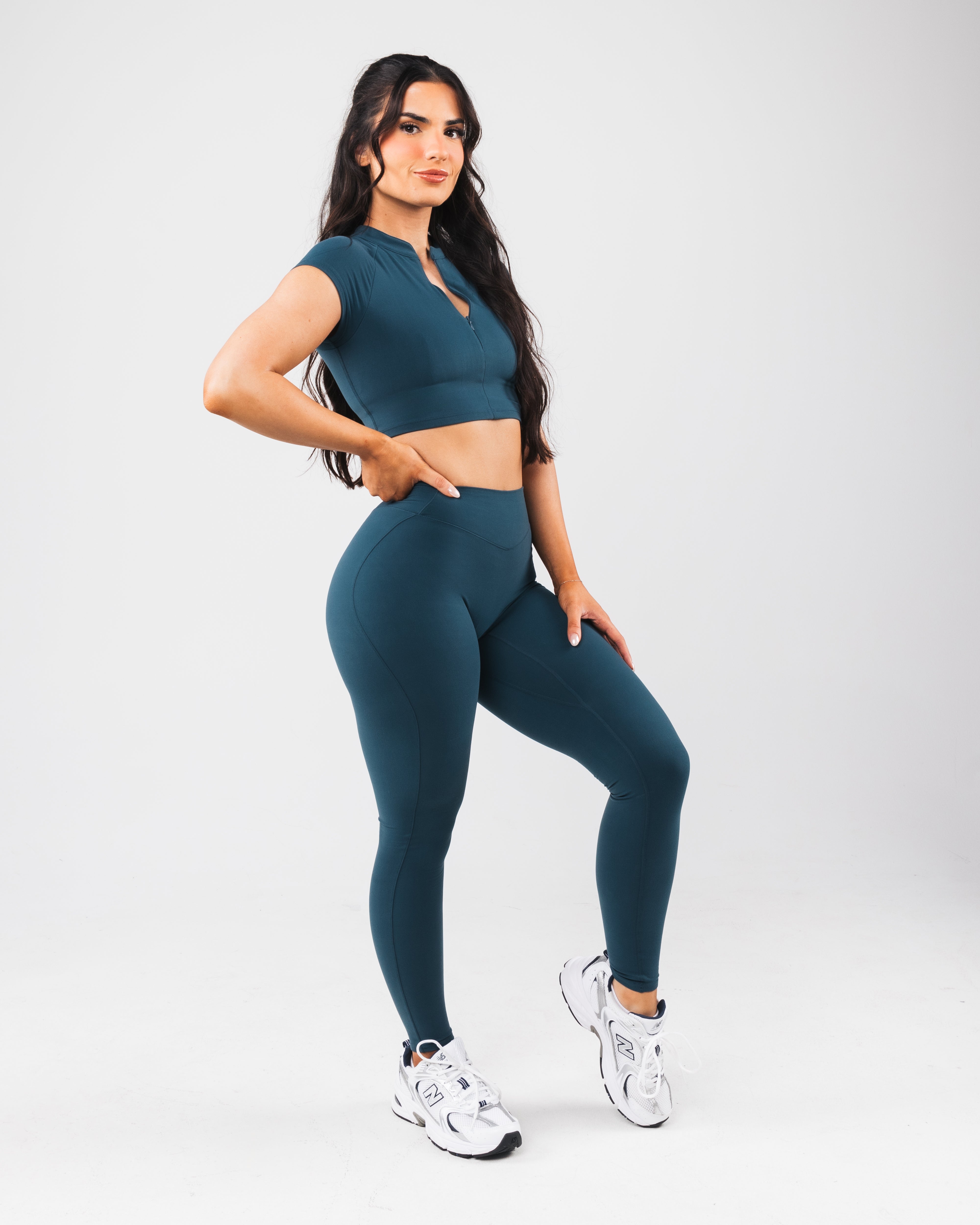 KDM Zip Front Sports Bra - Seamless Support for High-Impact Workouts, Yoga & Running | Comfortable & Breathable Activewear for Women