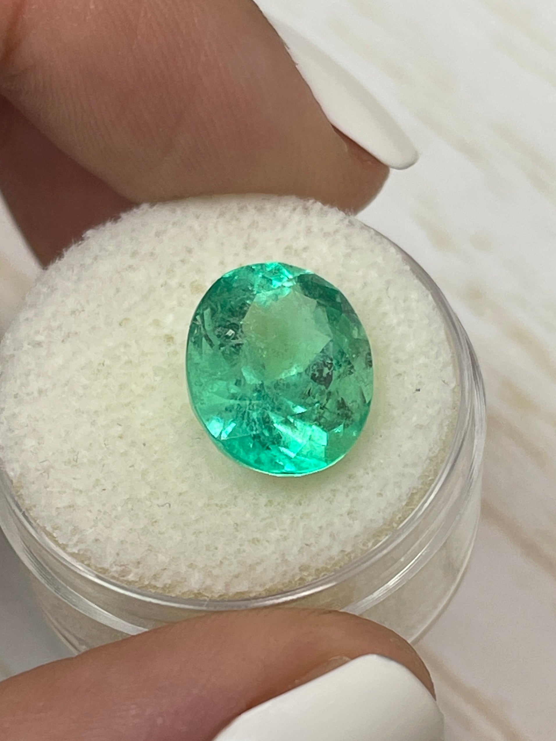 6.86 Carat 14x11mm Medium Spring Green Natural Loose Colombian Emerald Oval Cut Gemstone for Jewelry Making, Engagement Rings & Necklace Pendants