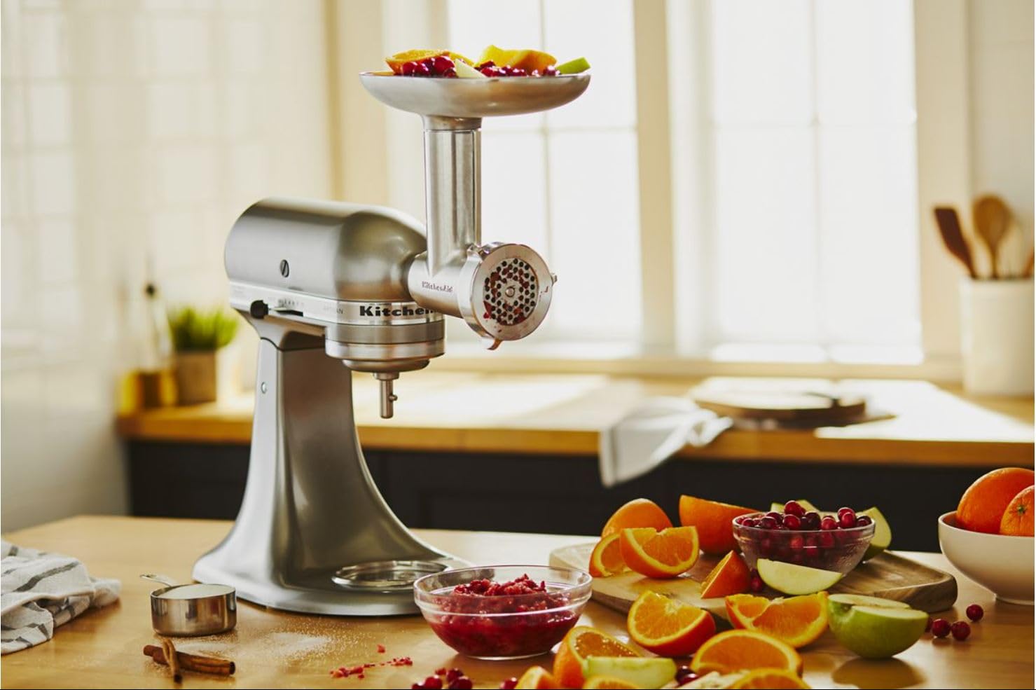 KitchenAid KSMMGA Metal Food Grinder Attachment for Stand Mixers - Silver | Perfect for Grinding Meat, Vegetables & Cheese | Ideal for Homemade Sausages, Burgers & Pasta