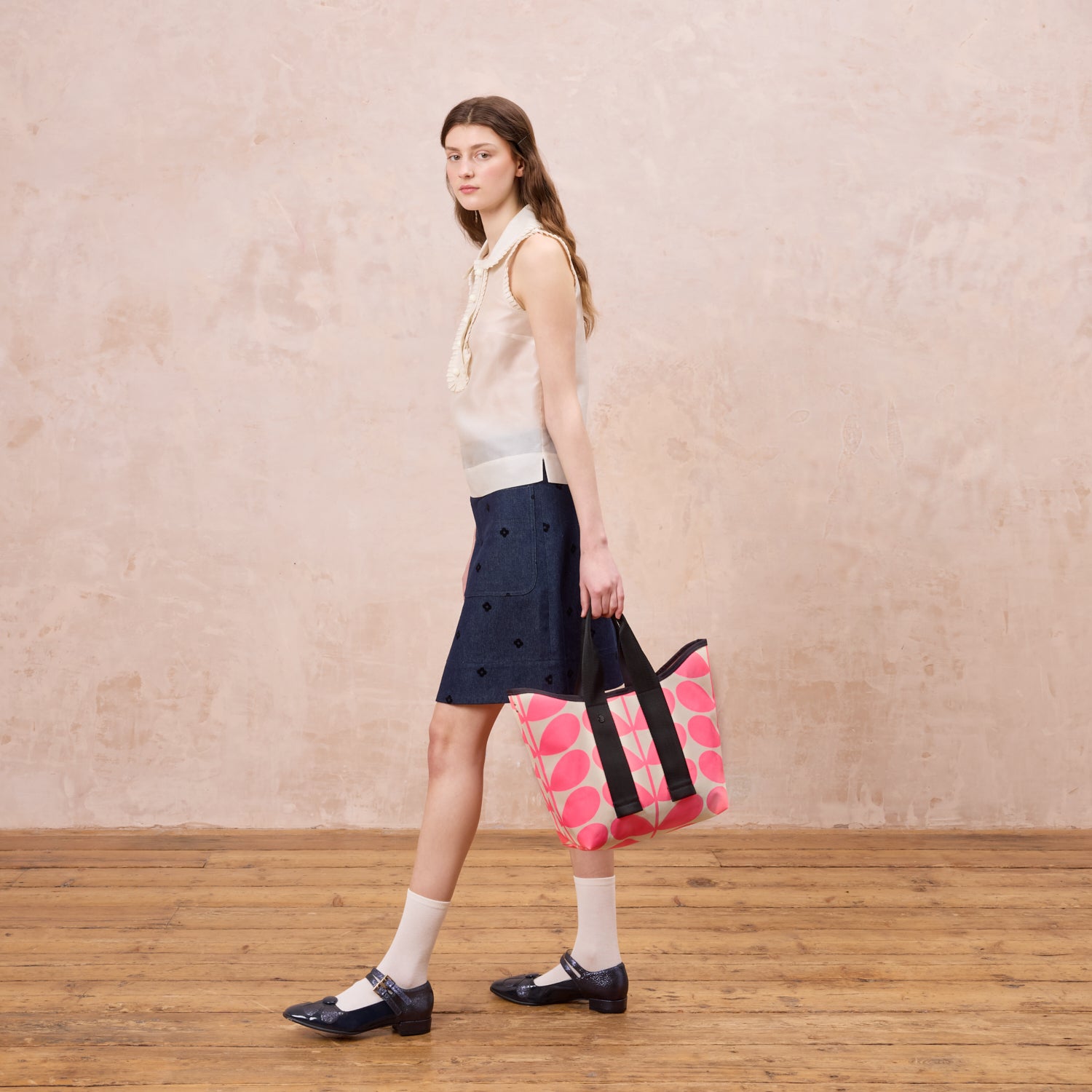 Carrysmall Basic Tote Bag - Solid Stem Neon Pink | Lightweight & Durable Everyday Tote for Work, Shopping & Beach