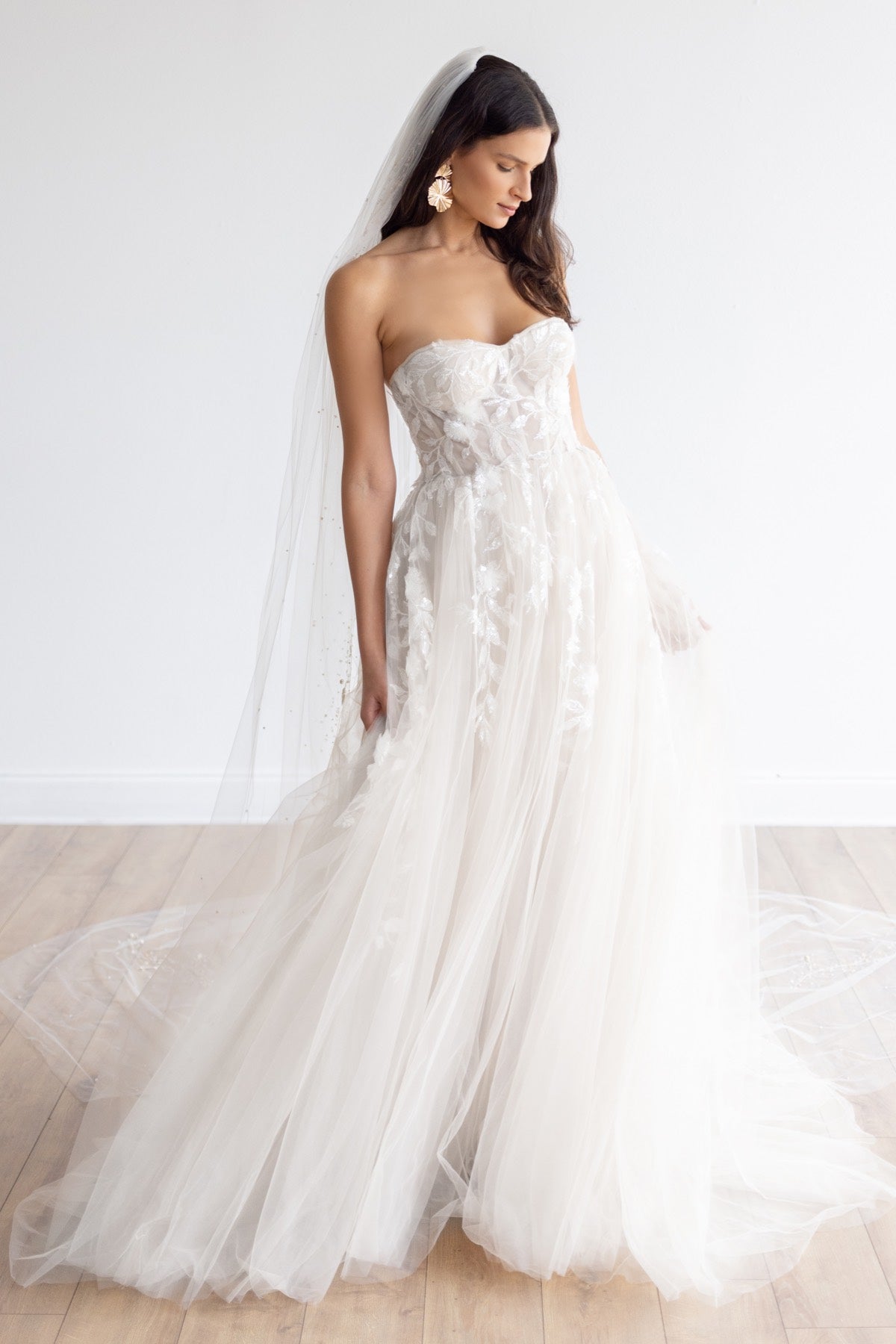 Wtoo Austin Gown - Elegant Wedding Dress with Lace Details | Perfect for Bridal Ceremonies, Formal Events & Special Occasions