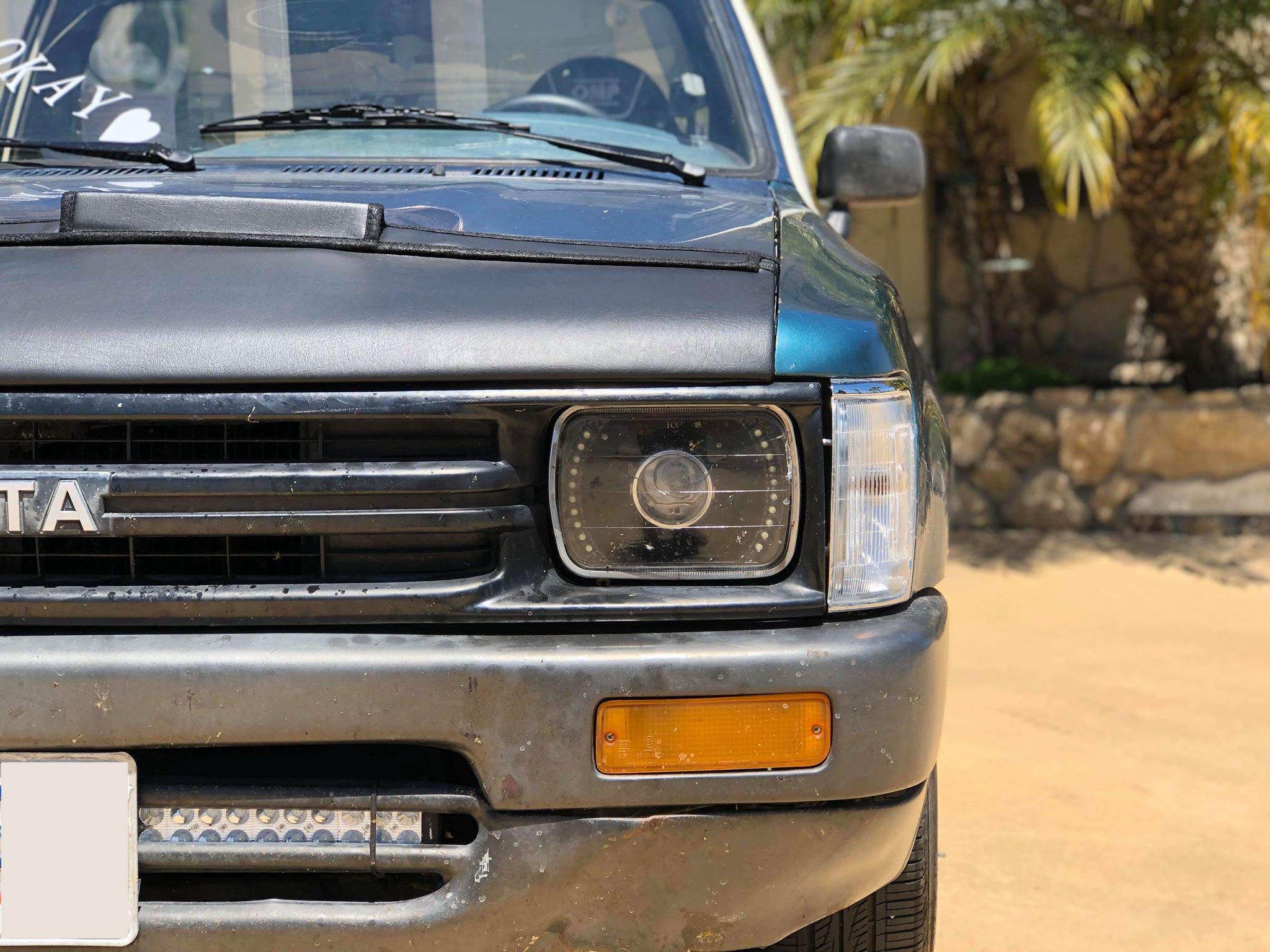 Durable Car Bonnet Hood Bra Cover for Toyota Pickup & 4Runner (1989-1995) - UV Protection & Custom Fit - Perfect for Off-Road Adventures & Daily Commute