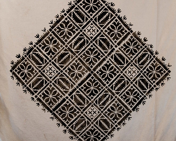 Soft Fez Blanket - Authentic Moroccan Stencil Design - Cozy Throw for Bed, Sofa & Outdoor Picnics