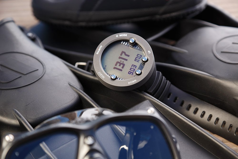 SUUNTO Vyper Novo Graphite Dive Computer with 3D Compass - Professional Scuba Diving Gear for Underwater Exploration & Adventure