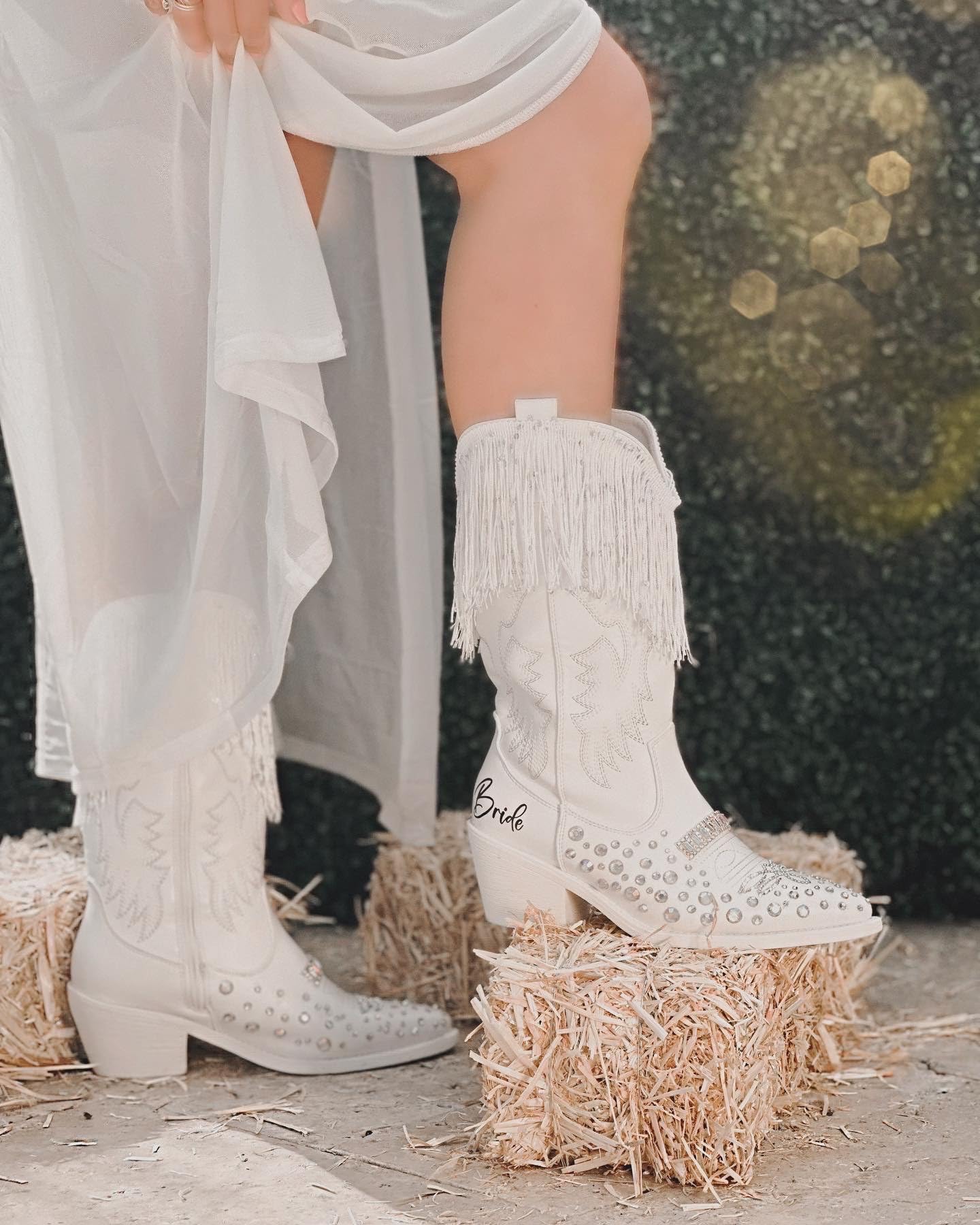 Western Cowboy Wedding Boots for Bride – Stylish & Comfortable Country Bridal Boots – Perfect for Country Weddings, Cowgirl Themed Events & Outdoor Ceremonies