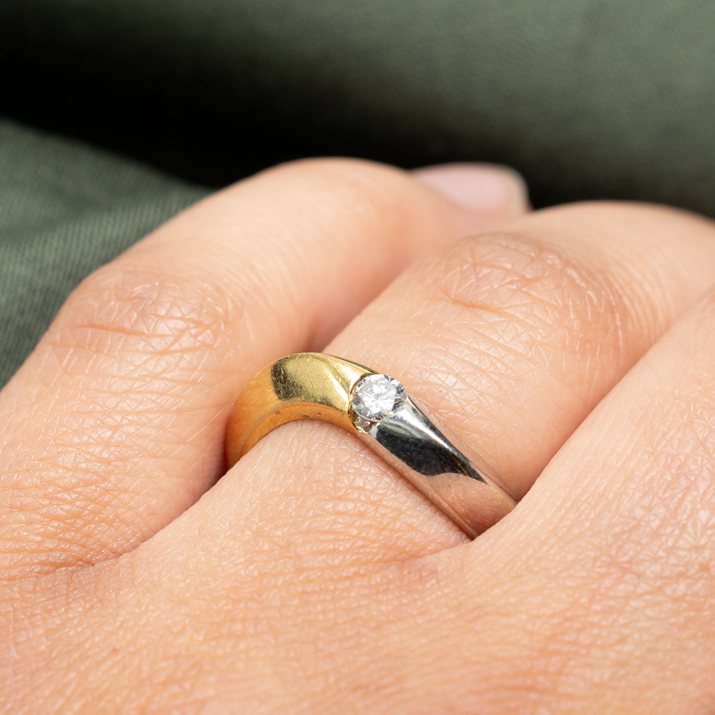 0.17ct Two Tone Solitaire Diamond Wave Knife Edge Ring - Size 6.5 | Elegant Wedding Band & Anniversary Gift for Women | Perfect for Engagement, Proposal & Special Occasions