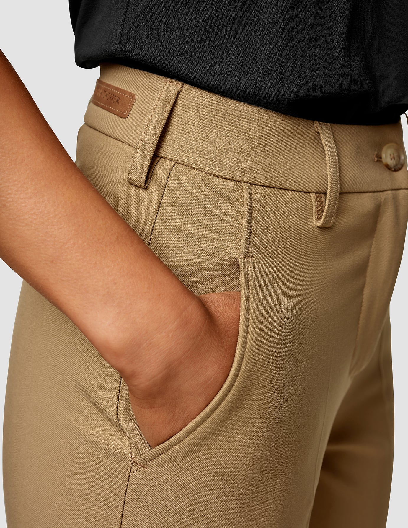 Essential Tapered Pants in Caramel - Comfortable & Stylish for Work, Travel & Everyday Wear
