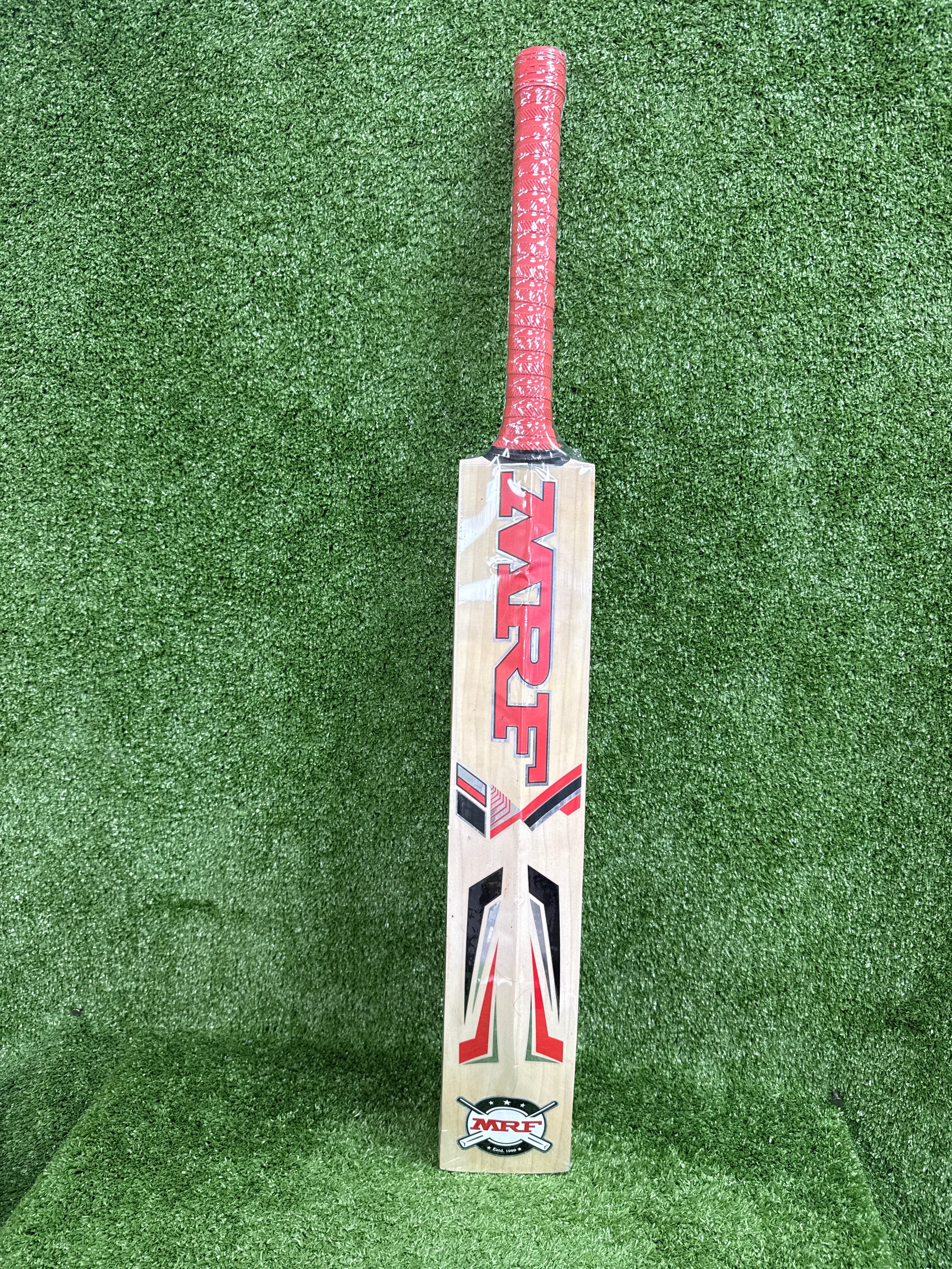 MRF Legend VK 18 300 Cricket Bat - Premium English Willow Cricket Bat for Professional Players - Perfect for Tournament Matches and Practice Sessions