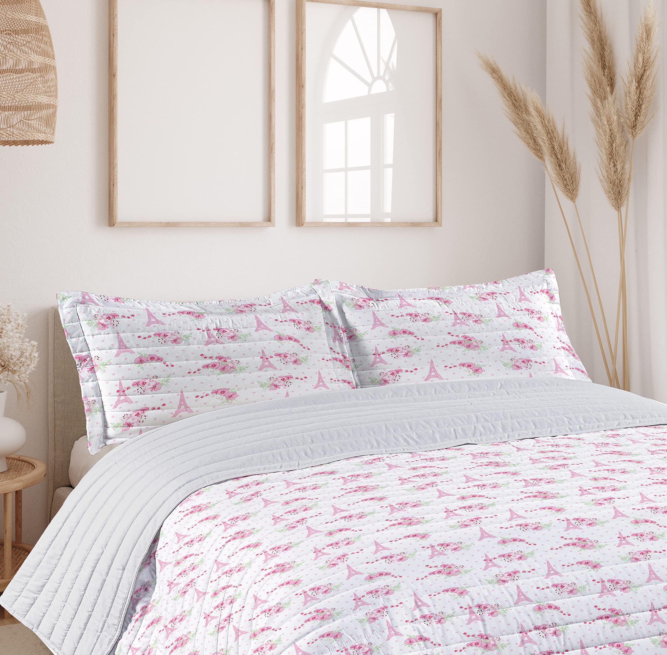 Ambesonne Eiffel Tower Microfiber Bedspread Set - Parisian Floral Design with Pink Flowers & Polka Dots | Soft King Size Bedding Set Includes Comforter & Pillow Shams in Pale Pink, Green & White | Perfect for Spring Bedroom Decor & Paris-Themed Guest Rooms