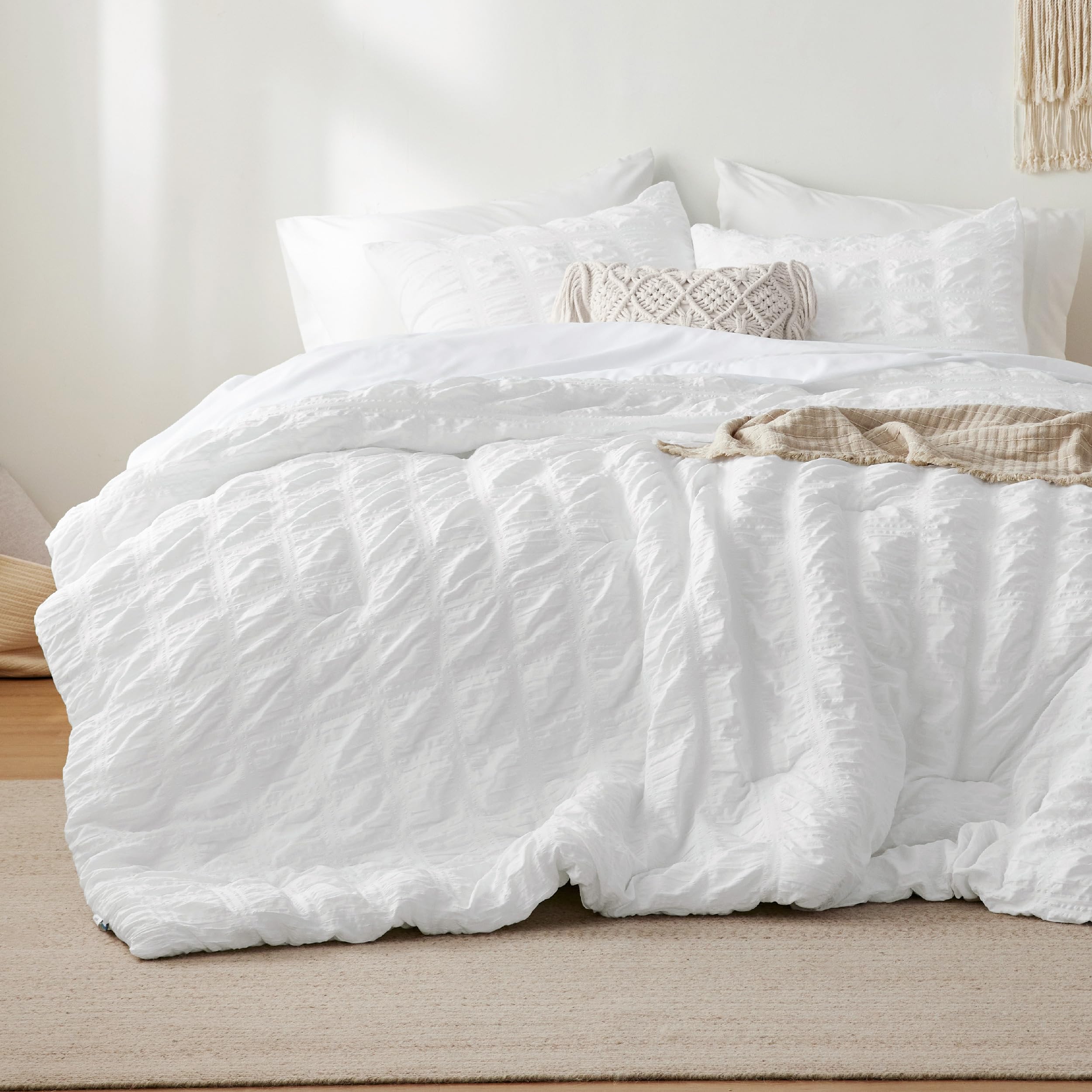 Bedsure Queen Size 7-Piece Plaid Seersucker Bed in a Bag Set - Soft Lightweight White Boho Comforter with Sheets, Pillowcases & Shams | Perfect for Guest Rooms, Dorms & Cozy Bedroom Makeovers