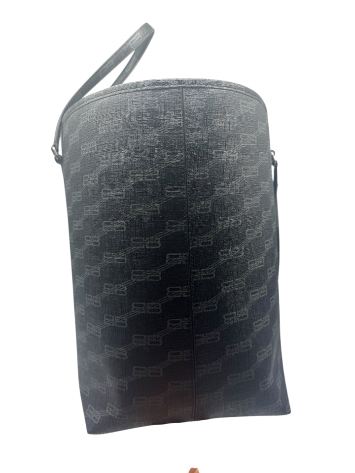 Balenciaga 2022 Large Shopper Tote Bag - Stylish Designer Handbag for Women, Perfect for Work, Travel & Everyday Use