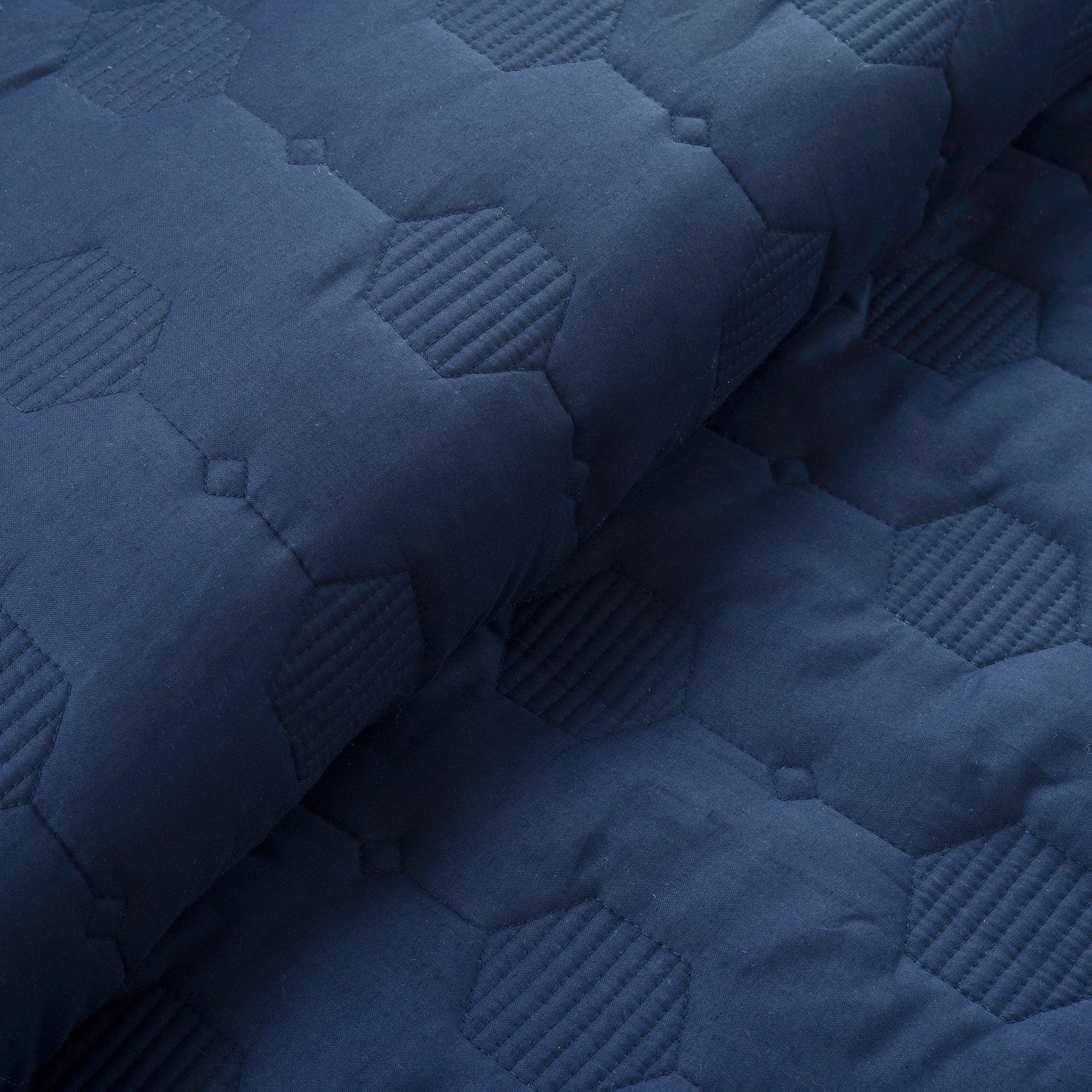 Hexagon Honeycomb Textured Cotton Quilt Set - 3 Piece Bedding Set with Soft Breathable Fabric for All Seasons | Perfect for Bedroom, Guest Room & Dorm Decor