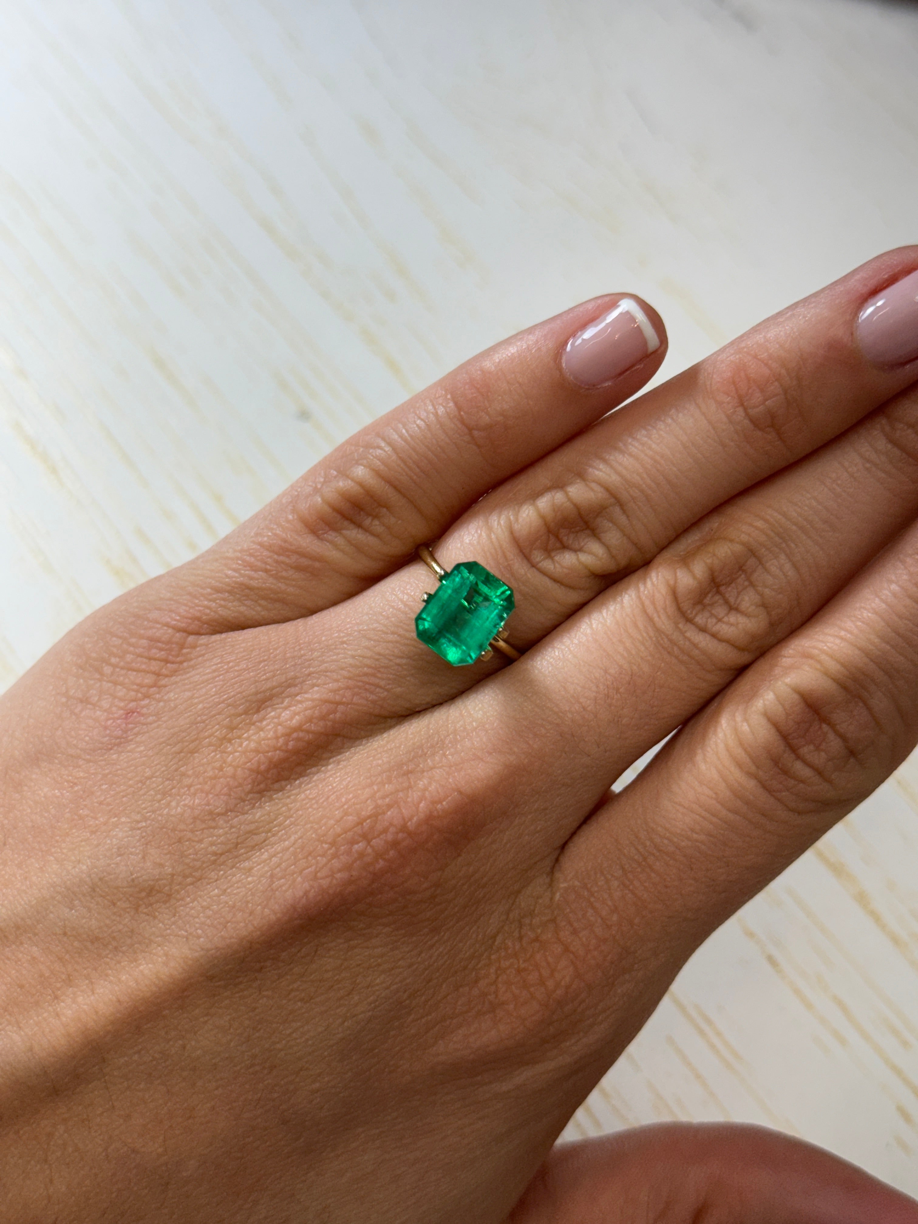 4.53 Carat 11x8mm Vivid Muzo Green Natural Loose Colombian Emerald Gemstone - Emerald Cut for Jewelry Making, Engagement Rings & Luxury Gifts