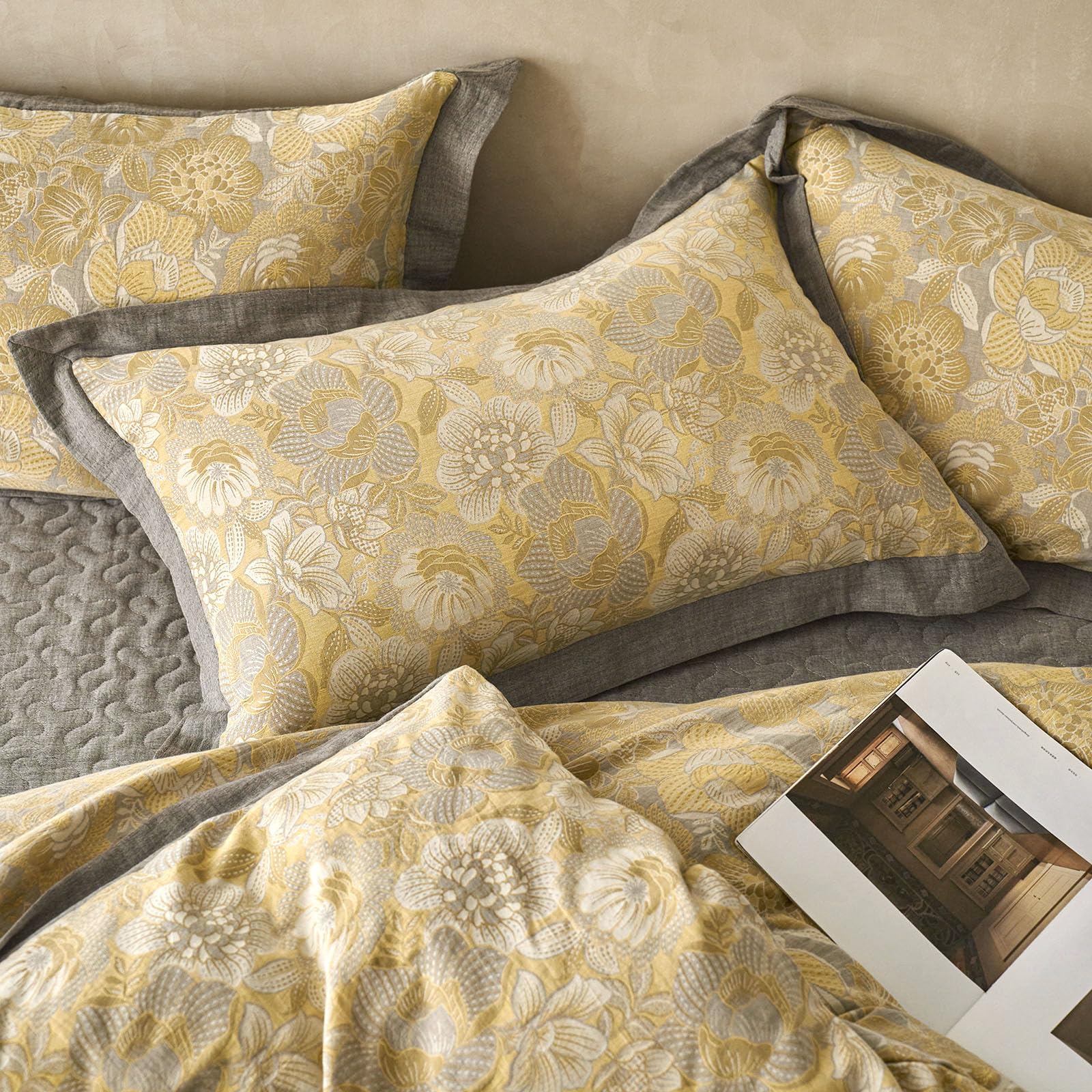 MKXI Golden Floral King Duvet Cover Set - 100% Breathable Muslin Gauze, Farmhouse Style Yellow Floral Jacquard Bedding - All Season Soft Comforter Cover for Cozy Home Decor | Perfect for Master Bedroom, Guest Room & Vacation Homes