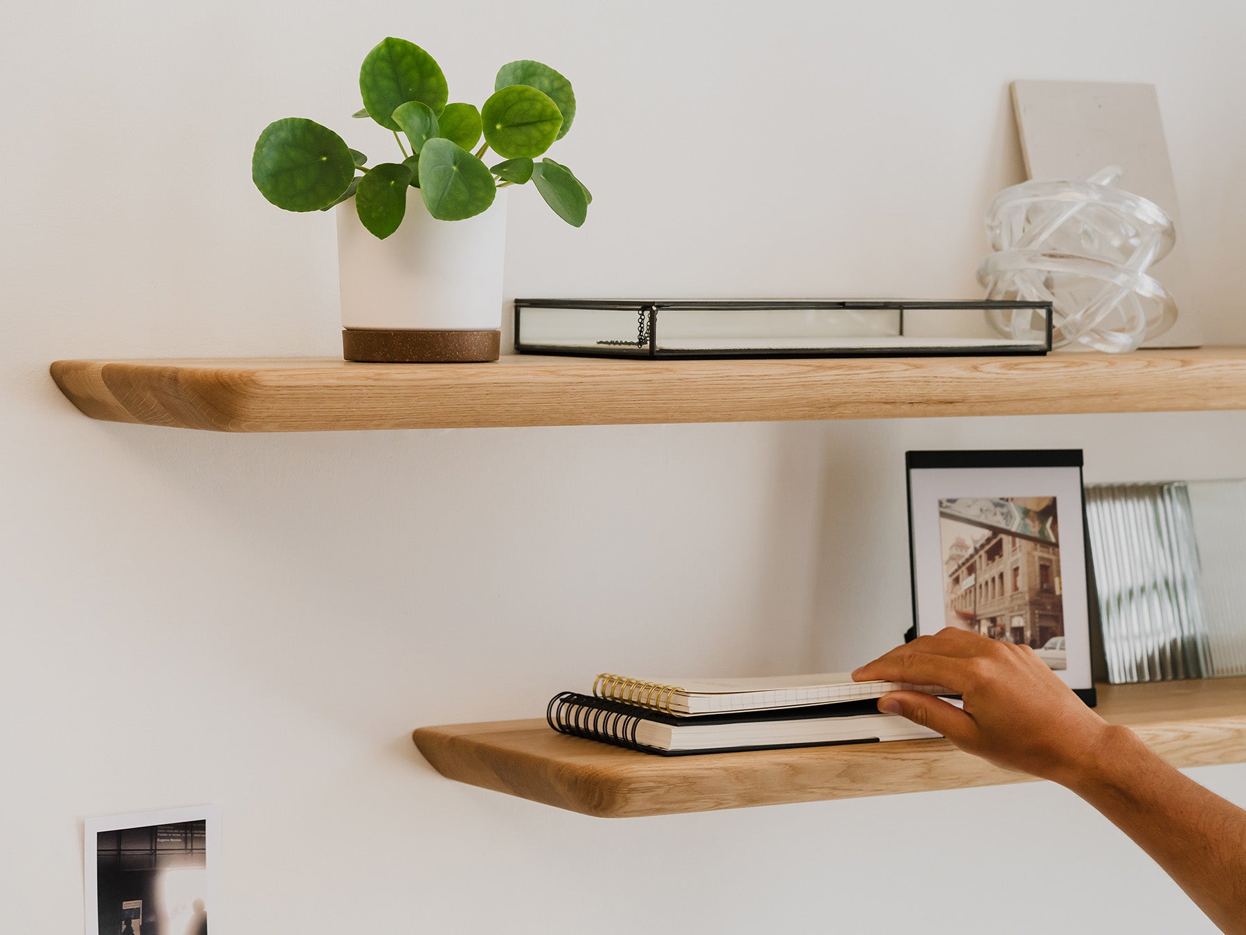 Floating Shelf Wall Mounted - Rustic Wood Wall Shelves for Home Decor, Bathroom, Kitchen, Living Room | Easy Install, Space Saving Storage Solution for Books, Plants & Decor