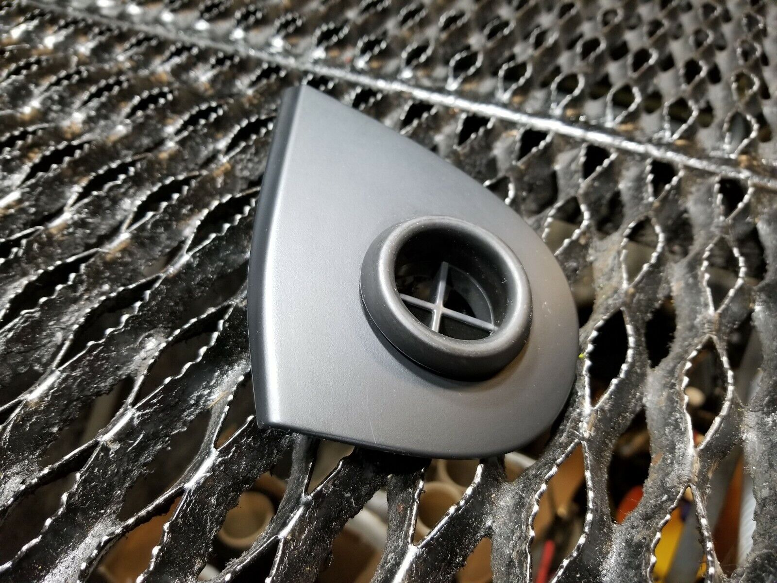 2006-2010 BMW 650i E63 Right Passenger Side Air Vent Dash End Cap - OEM Replacement Part for Interior Upgrade & Car Restoration