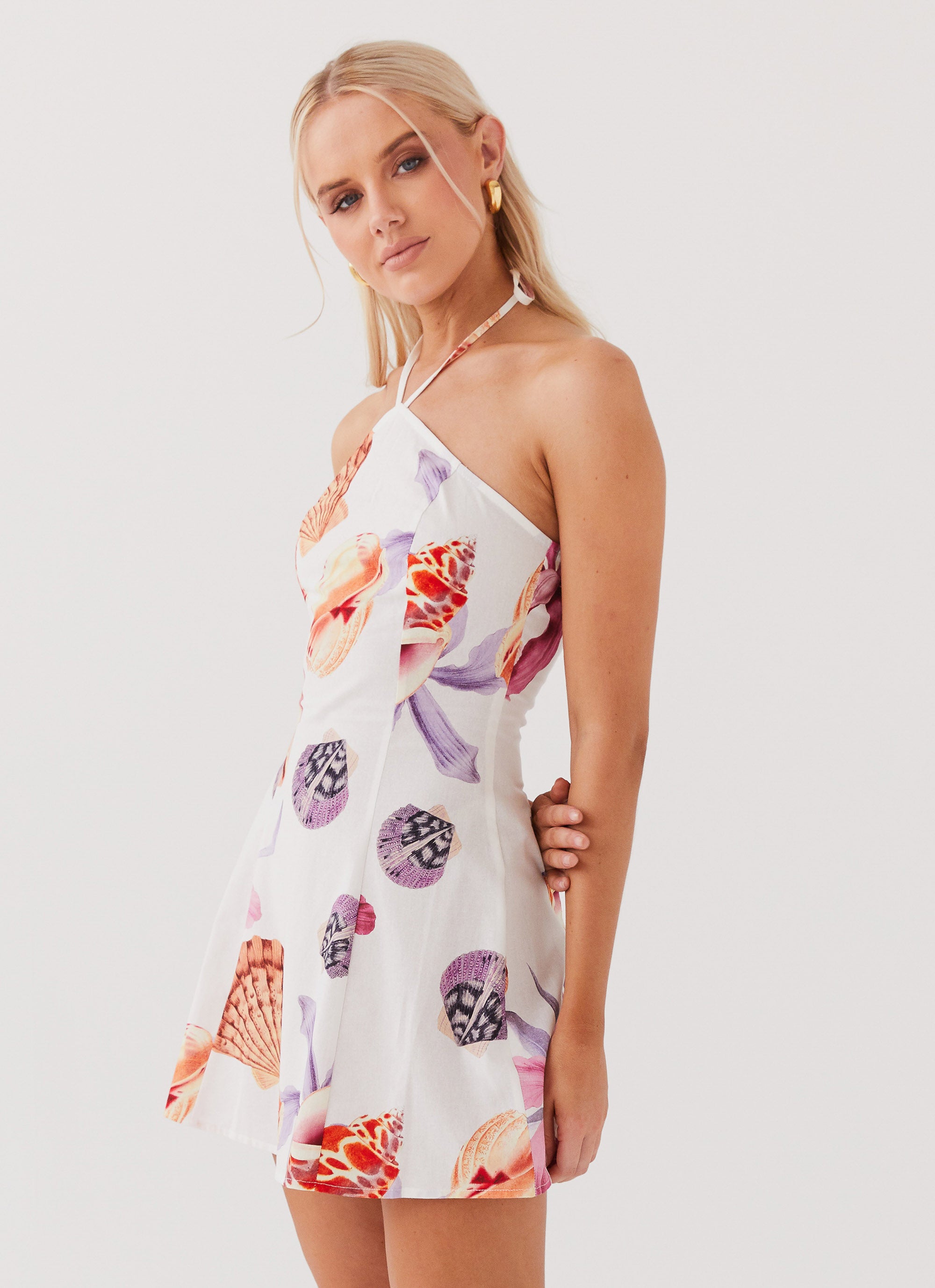Hamptons Haven Linen Mini Dress with Seaside Bouquet Print - Perfect for Beach Vacations, Summer Parties & Boho Chic Outfits