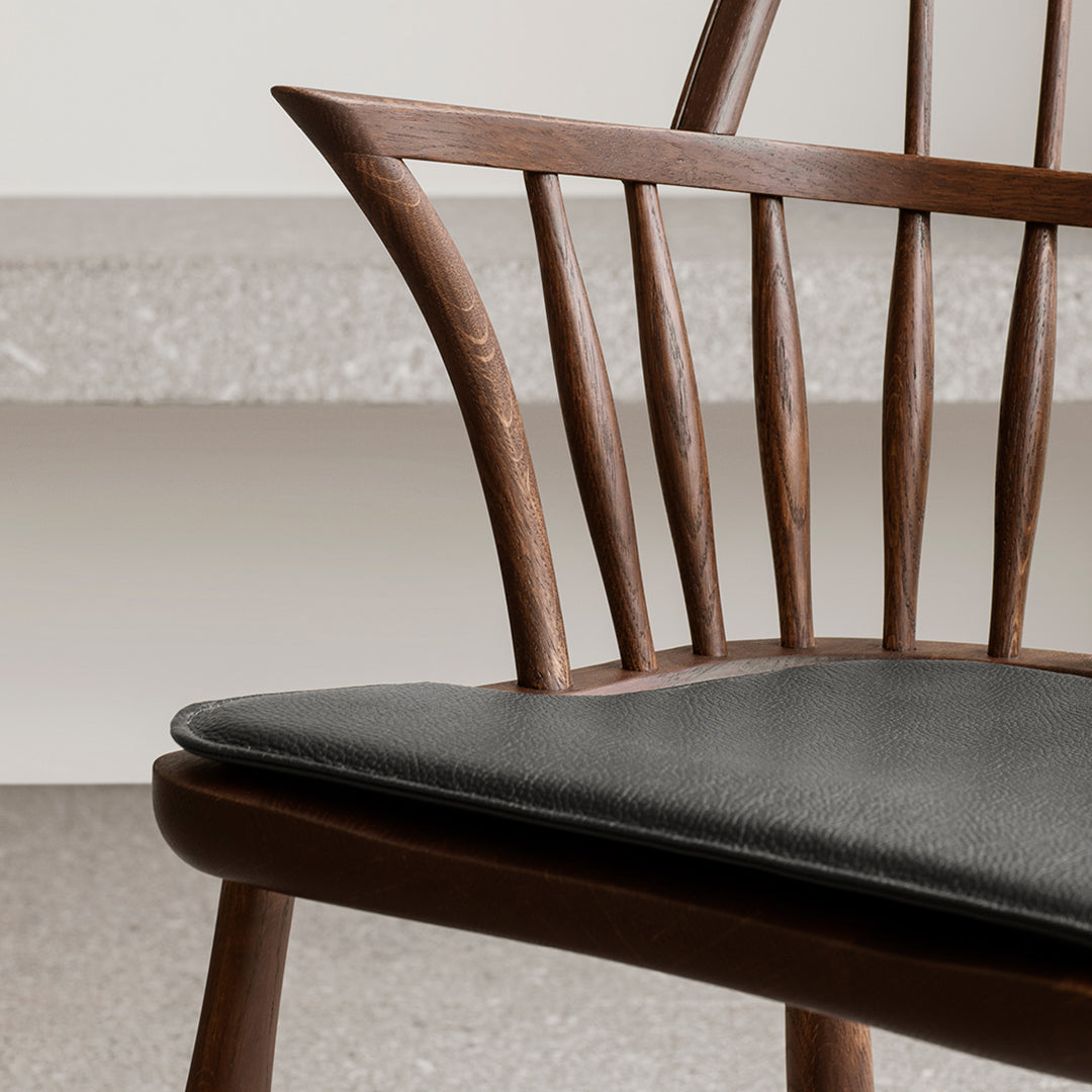 FH38 Windsor Armchair - Solid Wood Dining Chair, Comfortable Kitchen & Office Chair, Handcrafted Traditional Design - Perfect for Dining Rooms, Home Offices & Restaurants