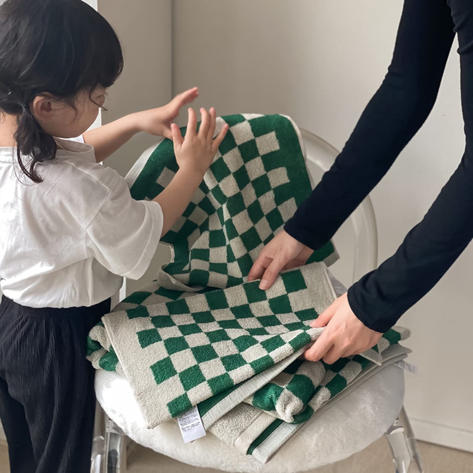 Minimalist Checkered Hand Towels - Soft Bath Towel Set for Bathroom, Dorm & Teens - Green Checkerboard Fingertip Towels - Perfect for Spa, Gym & Everyday Use